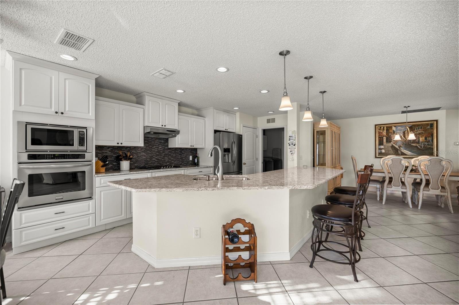 Image 9 of 51 For 9452 93rd Loop