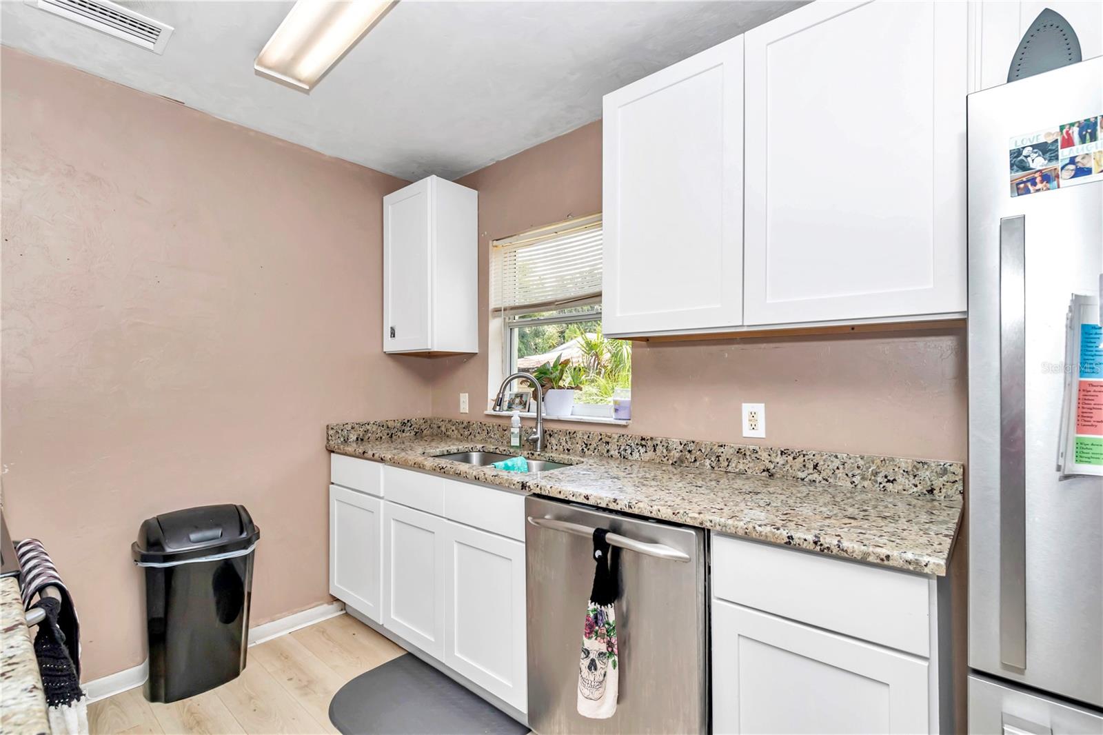 Listing photo id 9 for 1758 J Williams Lane
