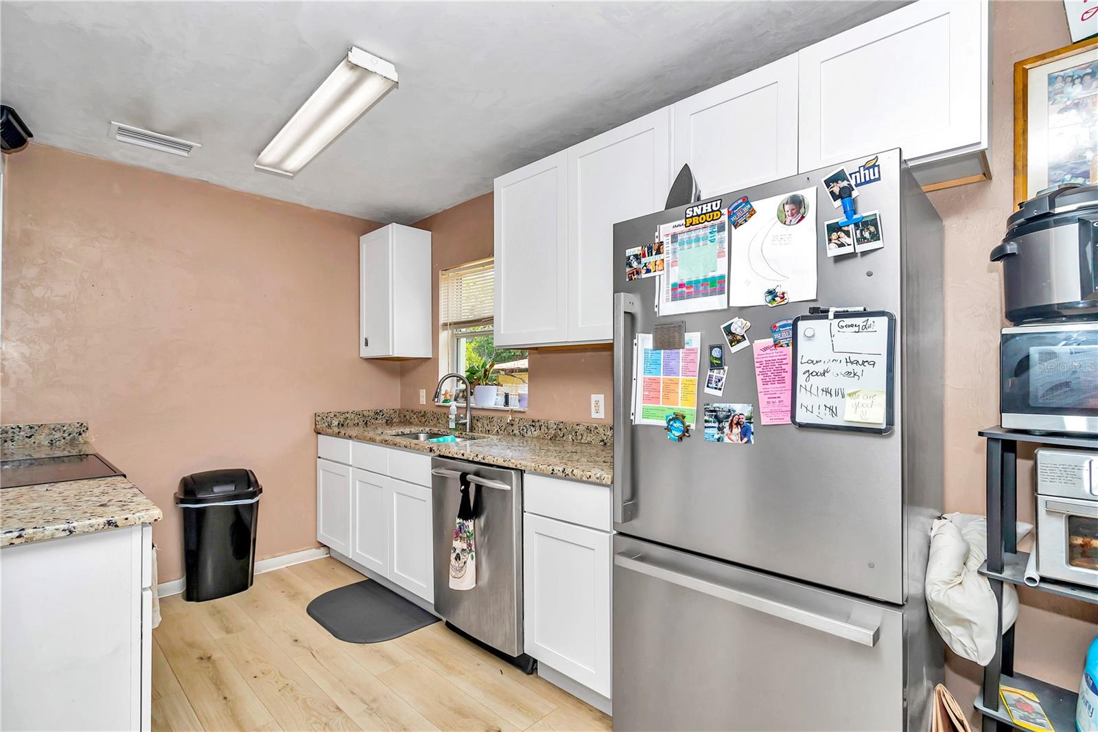 Listing photo id 11 for 1758 J Williams Lane