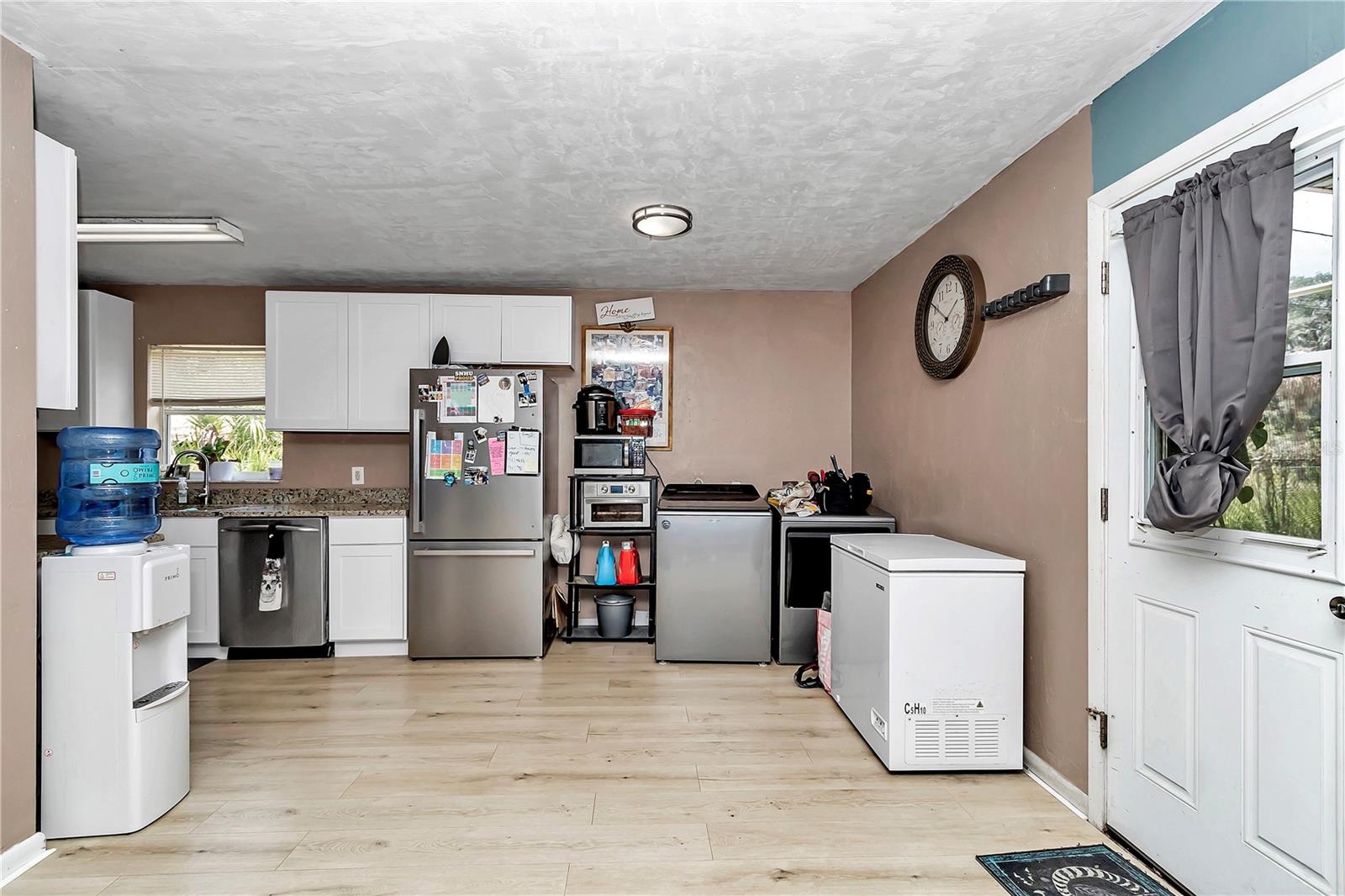 Listing photo id 13 for 1758 J Williams Lane