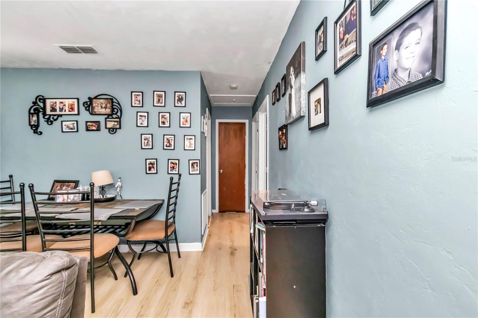 Listing photo id 14 for 1758 J Williams Lane