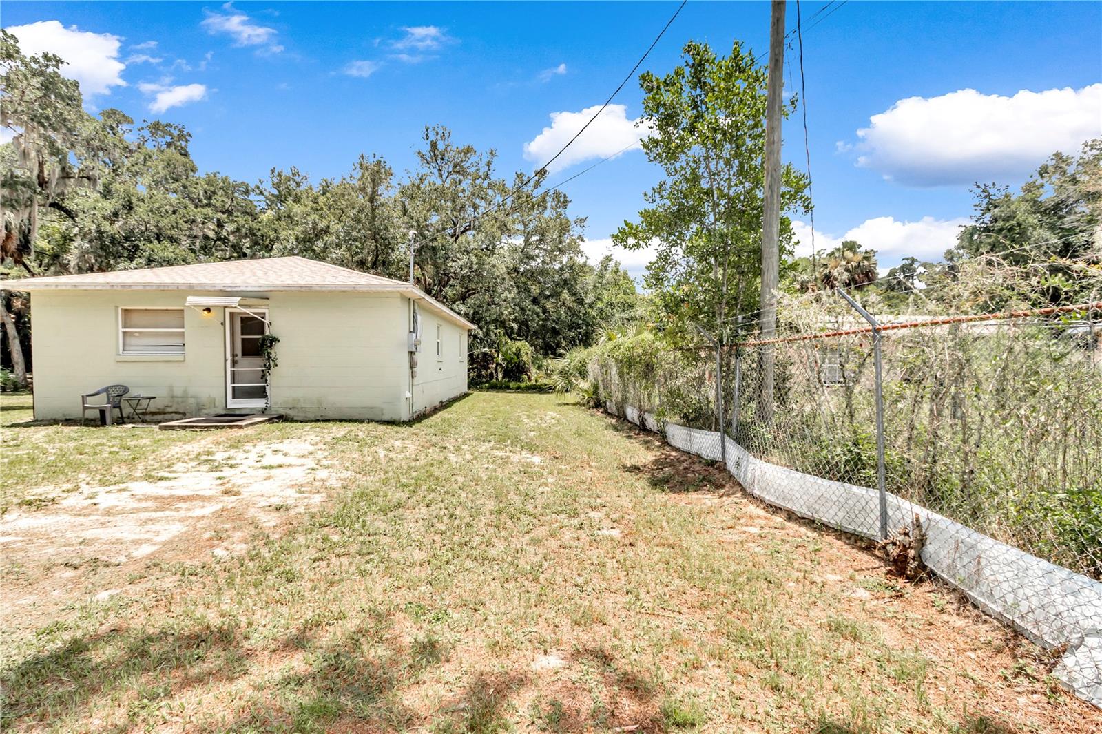 Listing photo id 25 for 1758 J Williams Lane