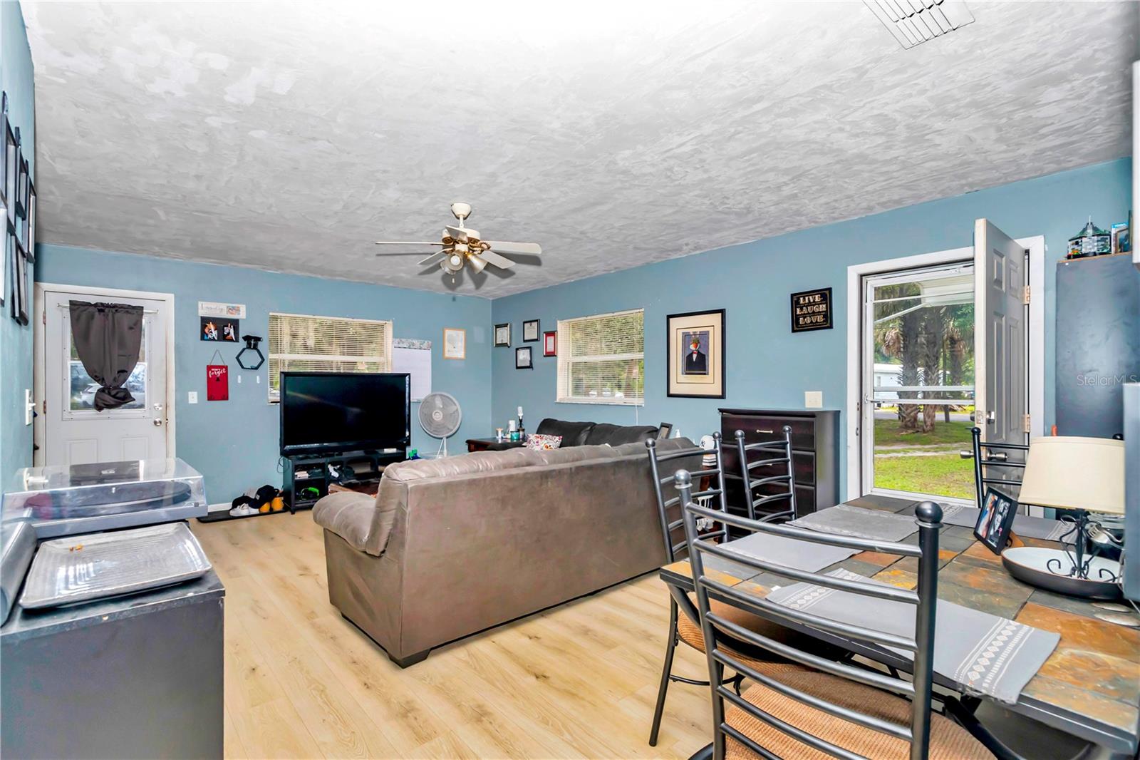 Listing photo id 5 for 1758 J Williams Lane