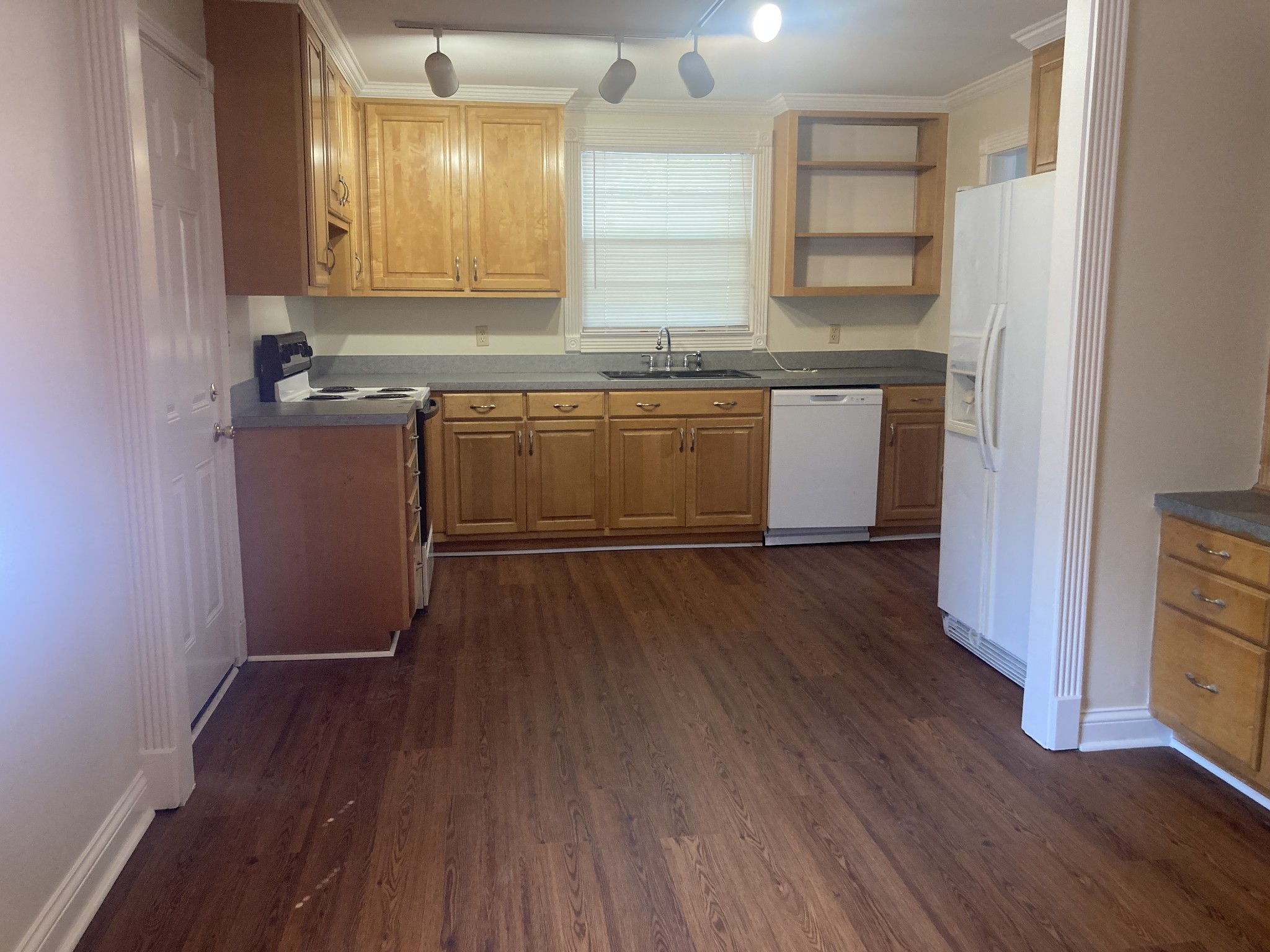 Image 13 of 54 For 7429 61st Street