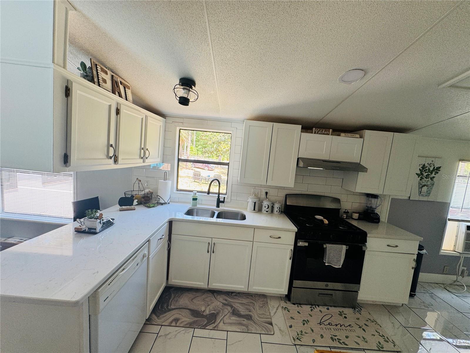 Image 16 of 50 For 5560 183rd Terrace