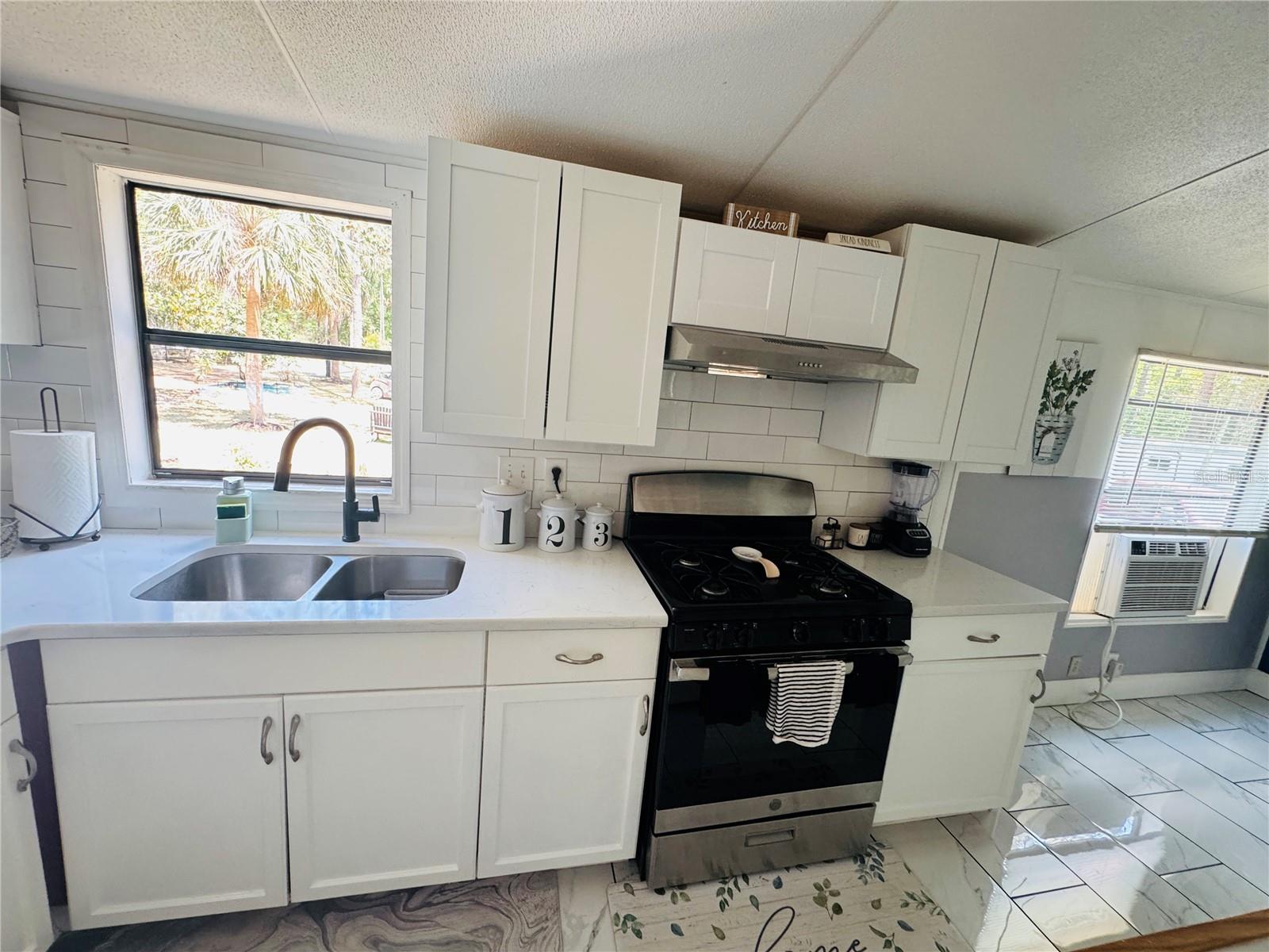 Image 18 of 50 For 5560 183rd Terrace