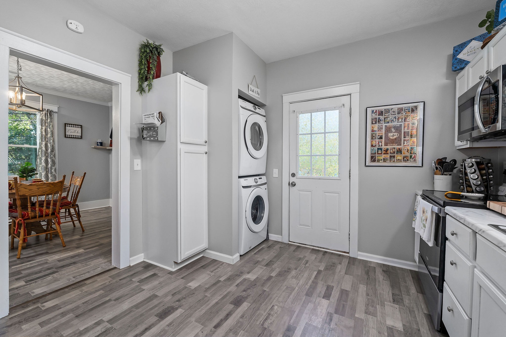 Image 11 of 27 For 6057 39th Avenue