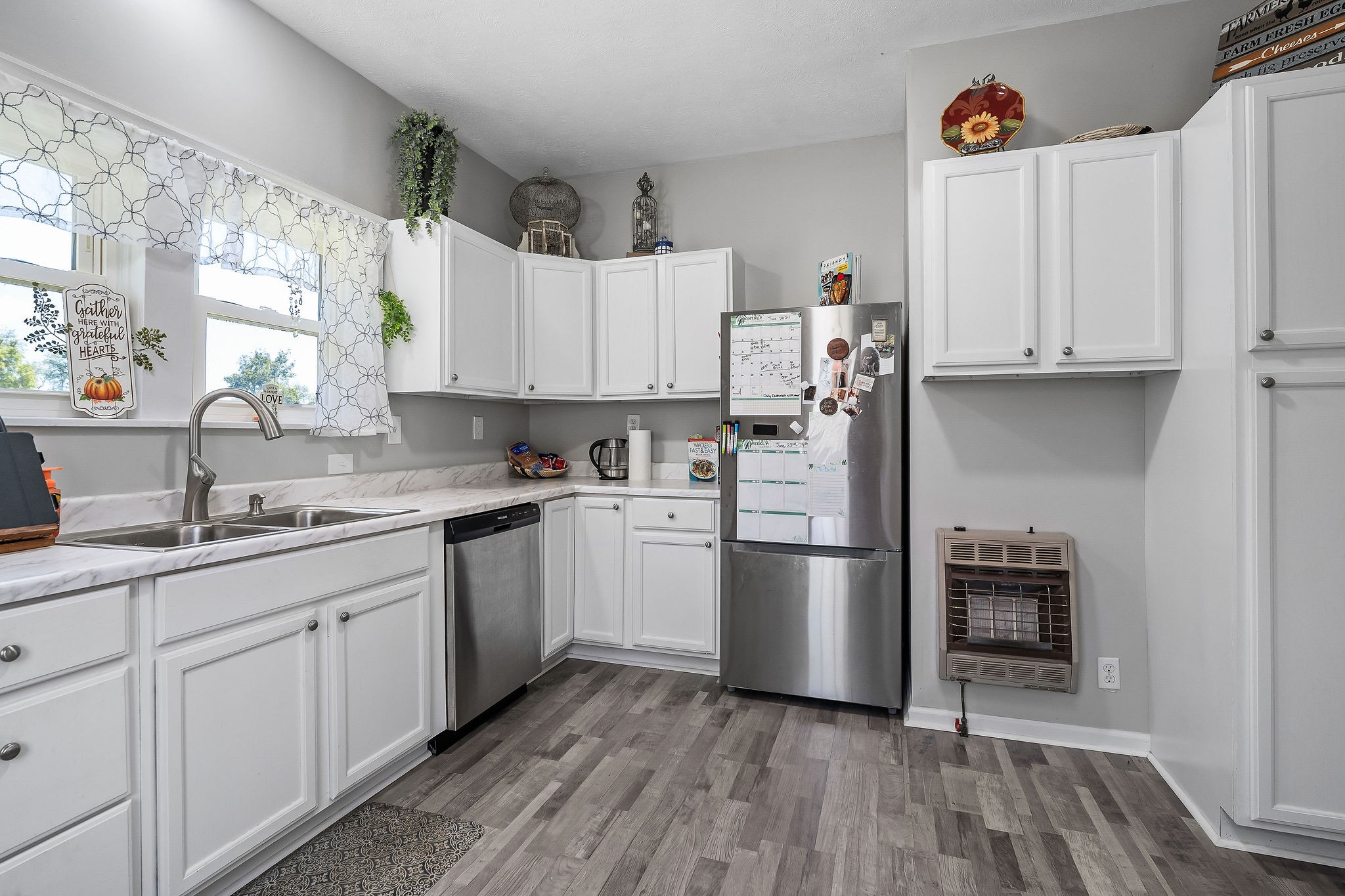 Image 12 of 27 For 6057 39th Avenue