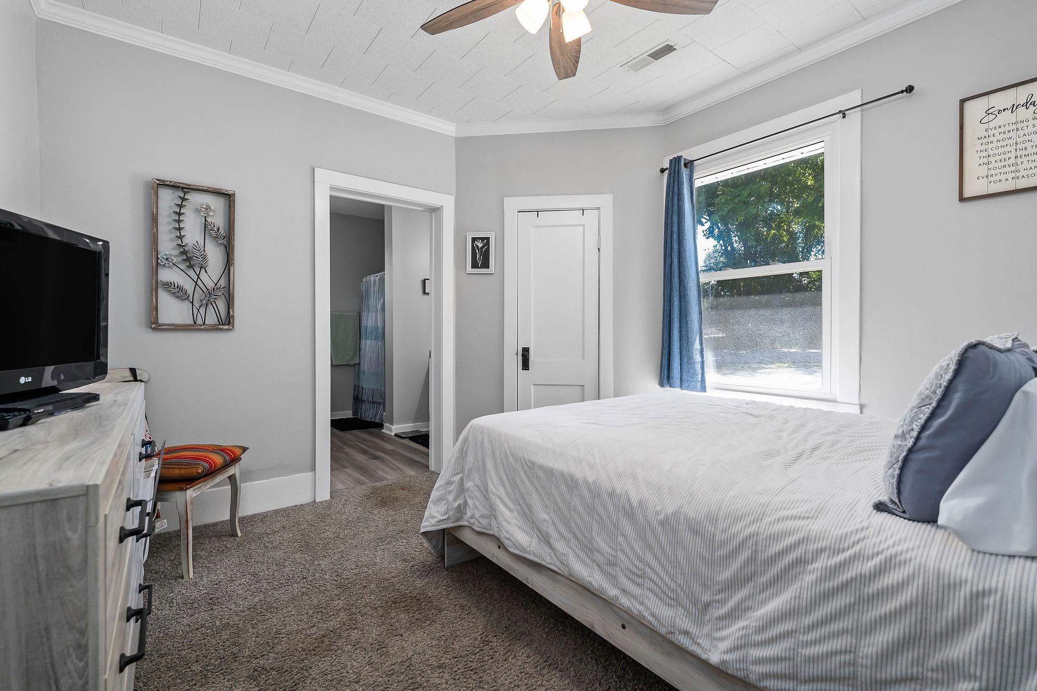 Image 18 of 27 For 6057 39th Avenue