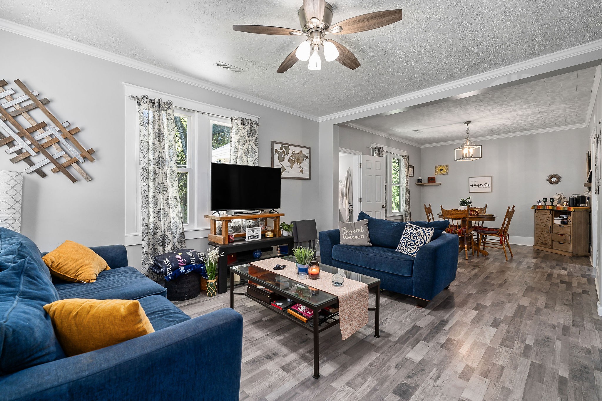 Image 7 of 27 For 6057 39th Avenue