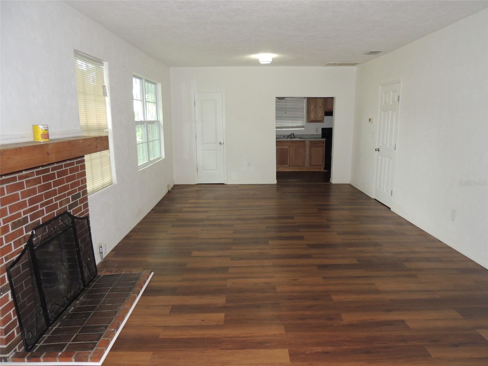 Image 11 of 23 For 219 3rd Avenue