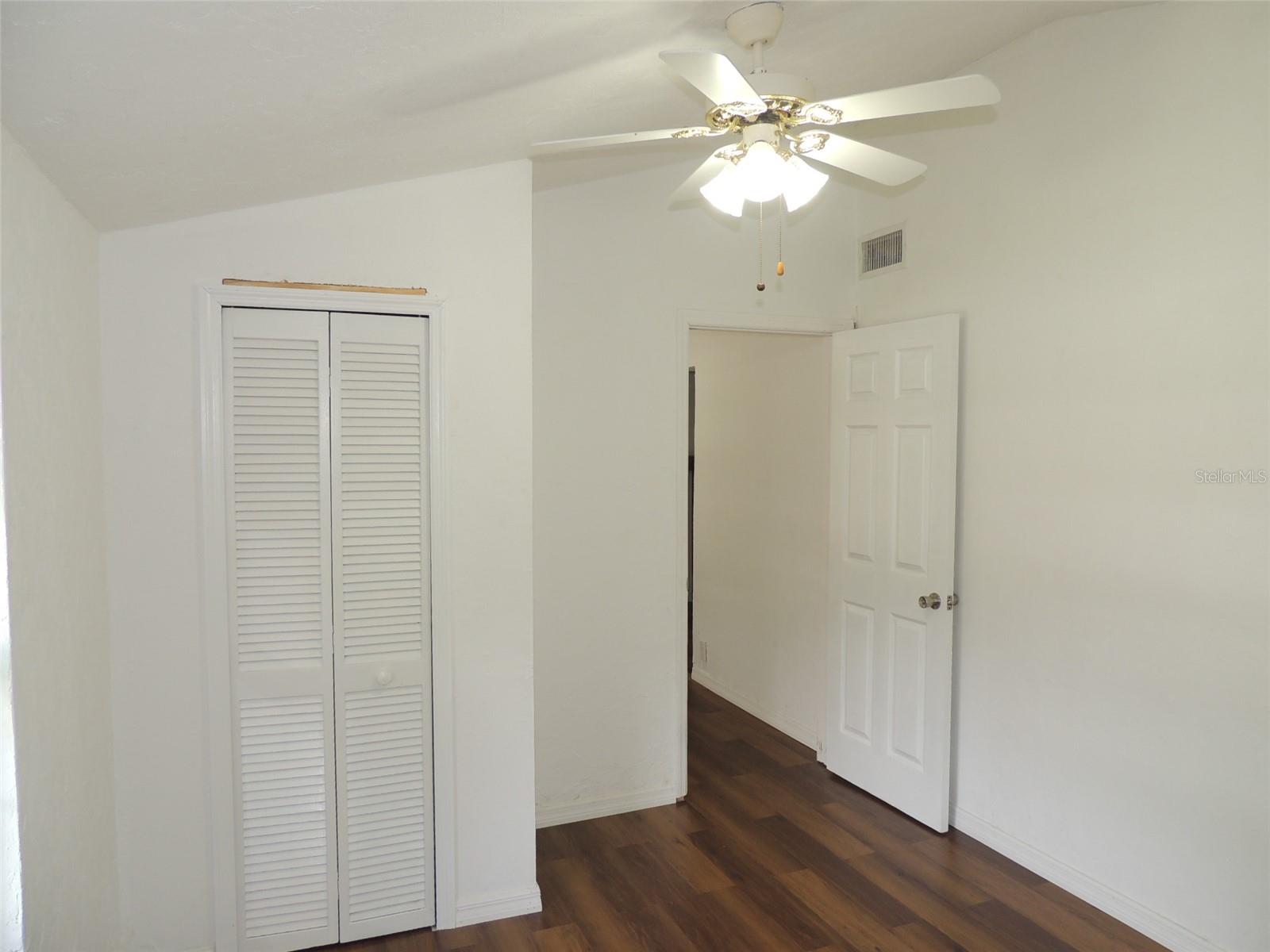Image 17 of 23 For 219 3rd Avenue