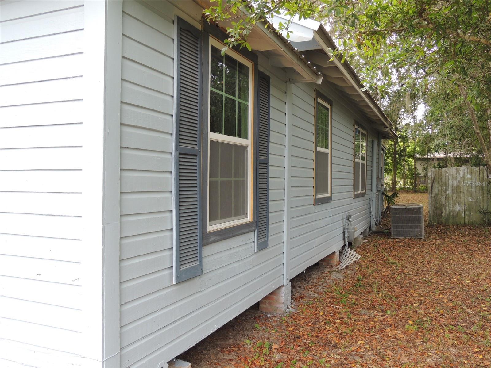 Image 6 of 23 For 219 3rd Avenue