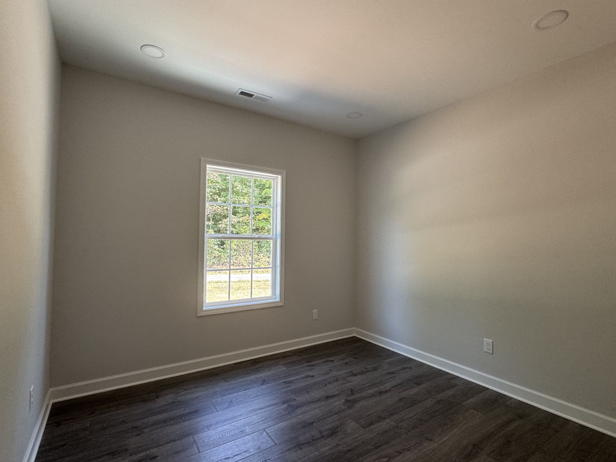 Image 7 of 40 For  99th Lane  
