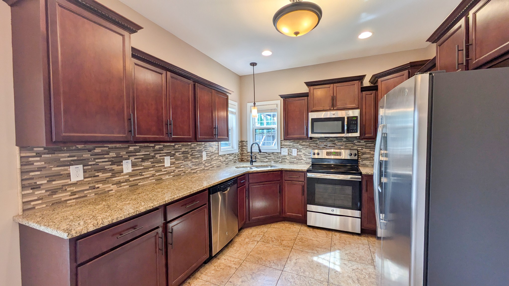 Image 9 of 37 For 19436 Sw 78th Pl