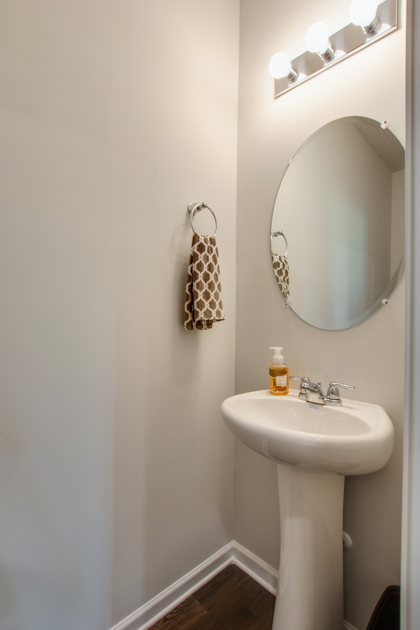 Image 16 of 22 For 2223 Hattie Court