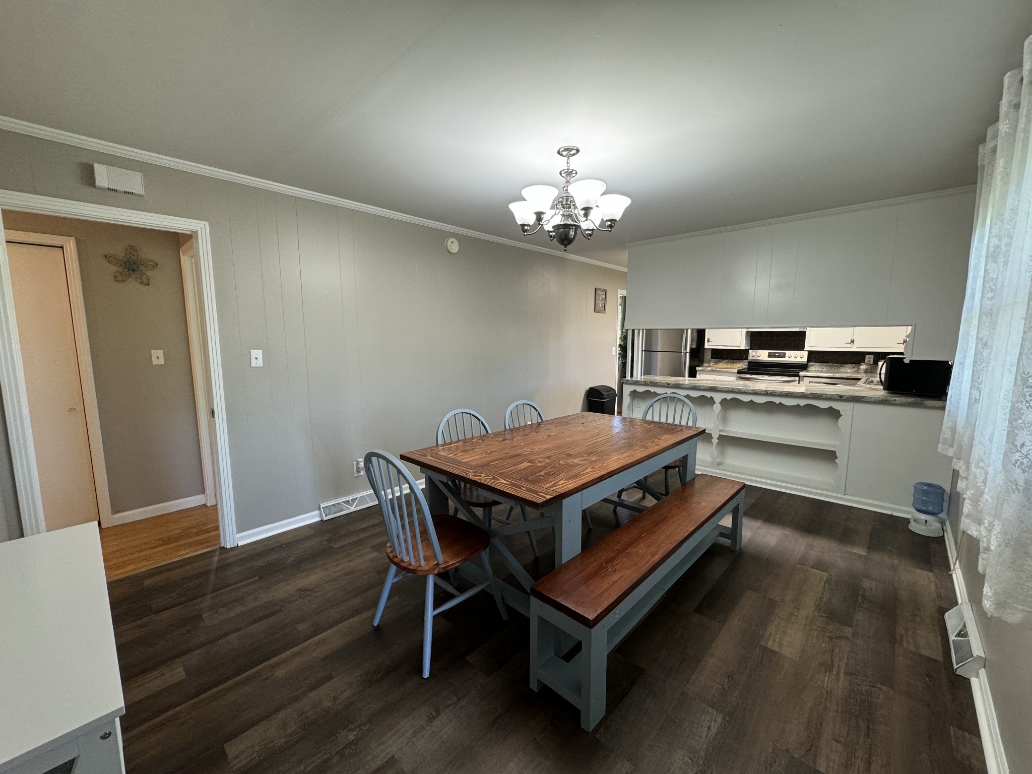 Image 18 of 32 For 700 Midway Drive B