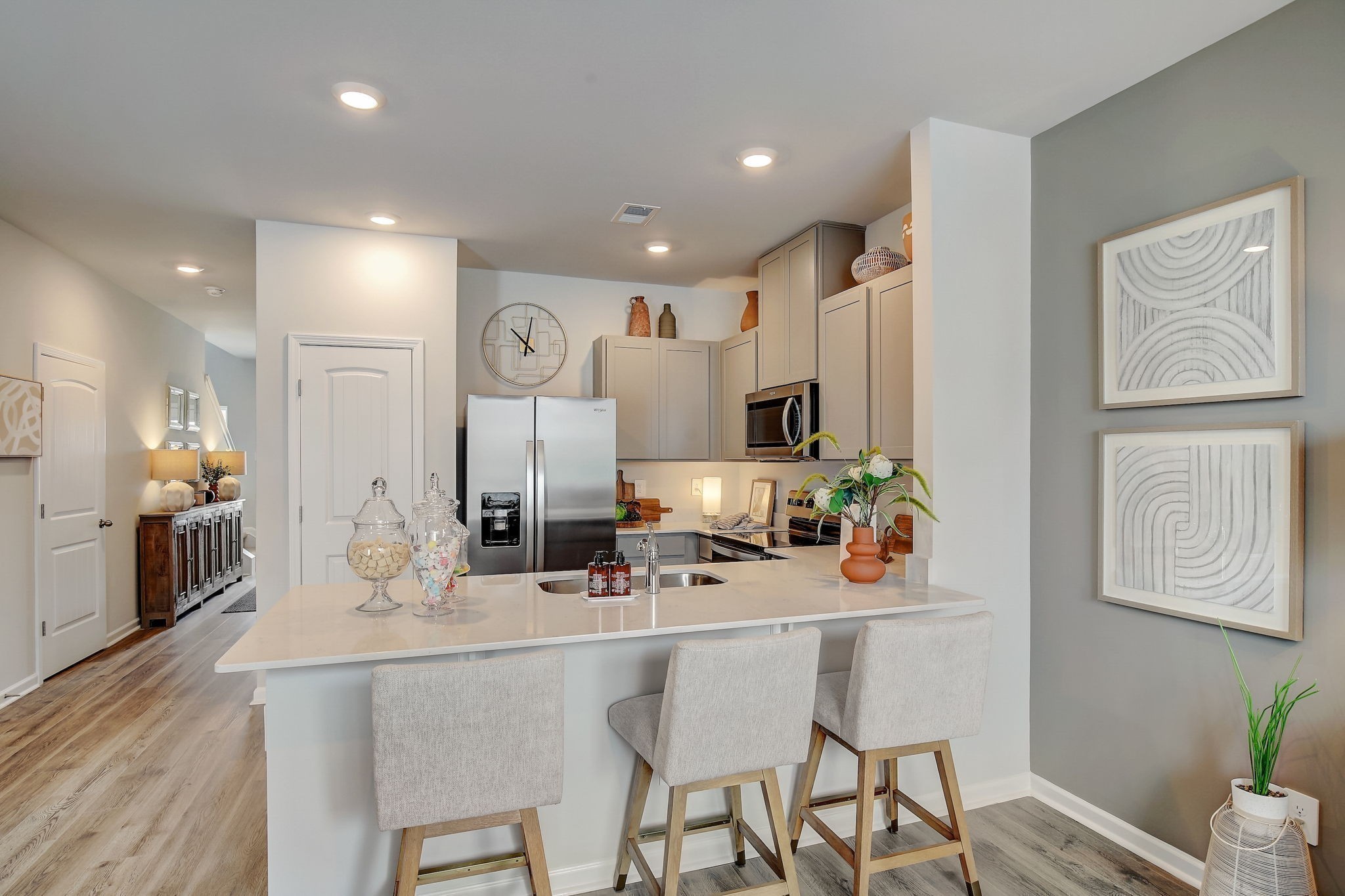 Listing photo id 10 for 2114 Magenta Drive