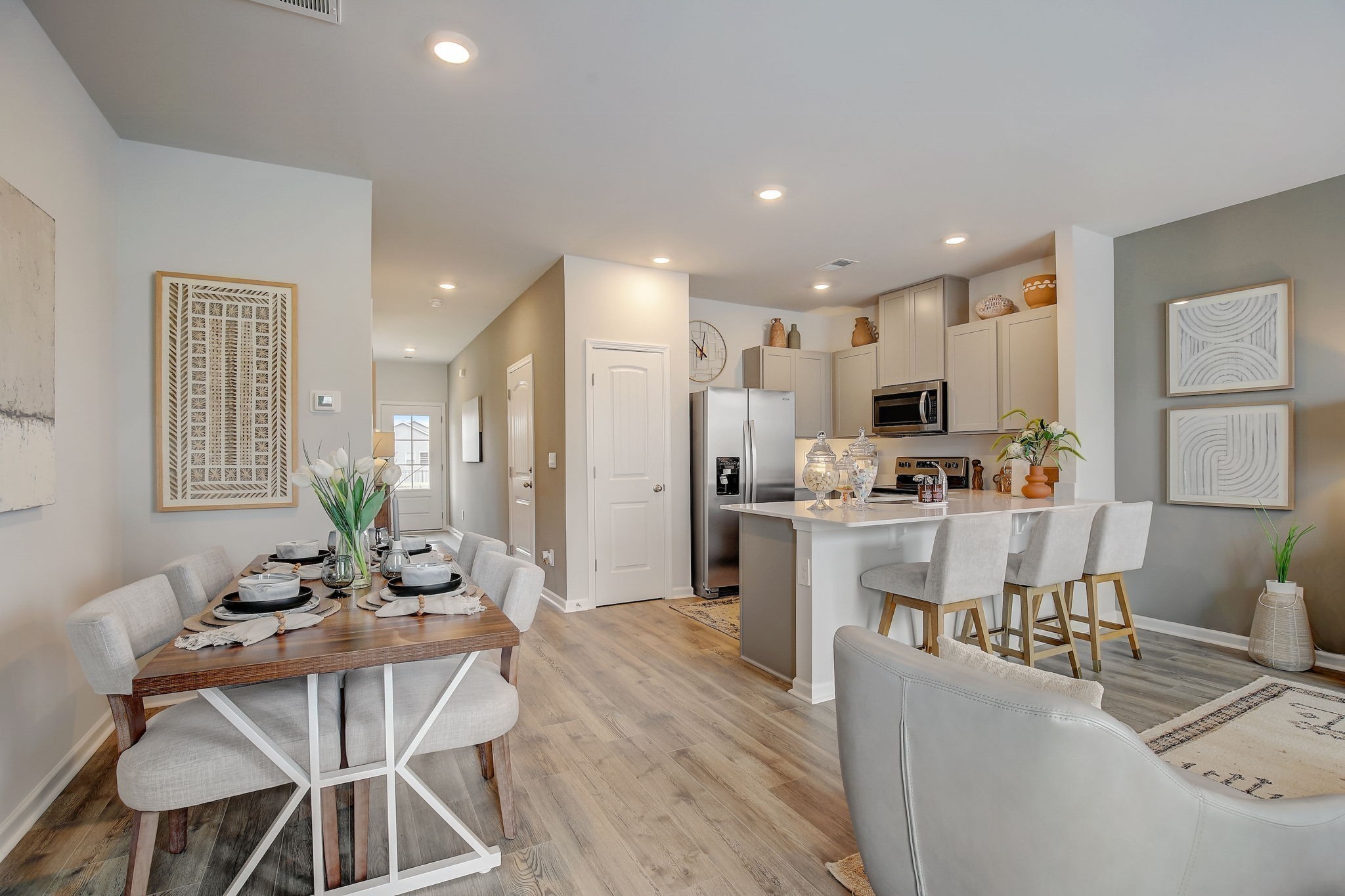Listing photo id 15 for 2114 Magenta Drive
