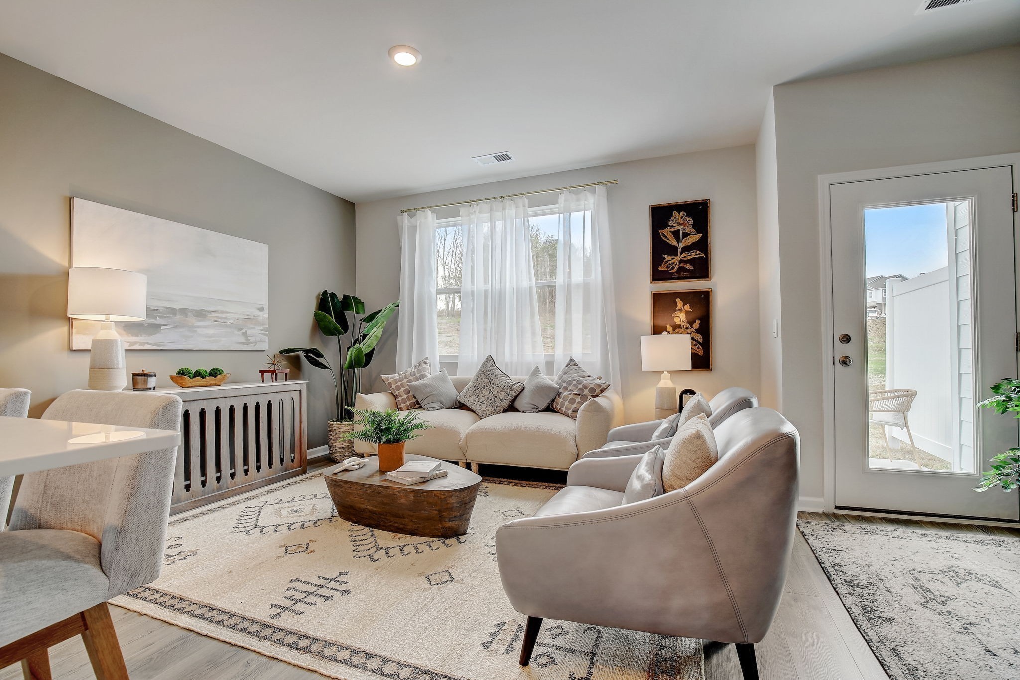 Listing photo id 16 for 2114 Magenta Drive