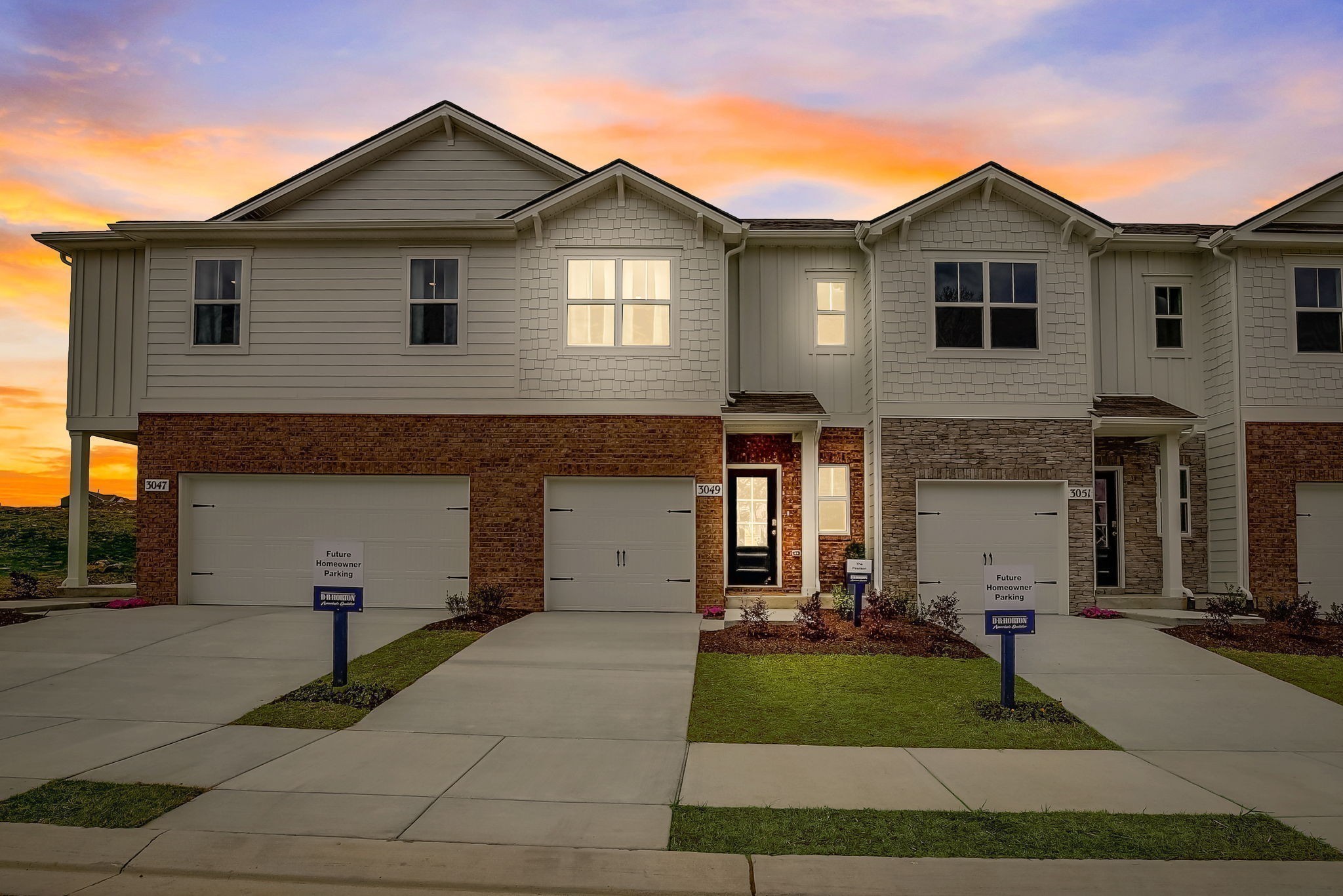 Listing photo id 0 for 2114 Magenta Drive