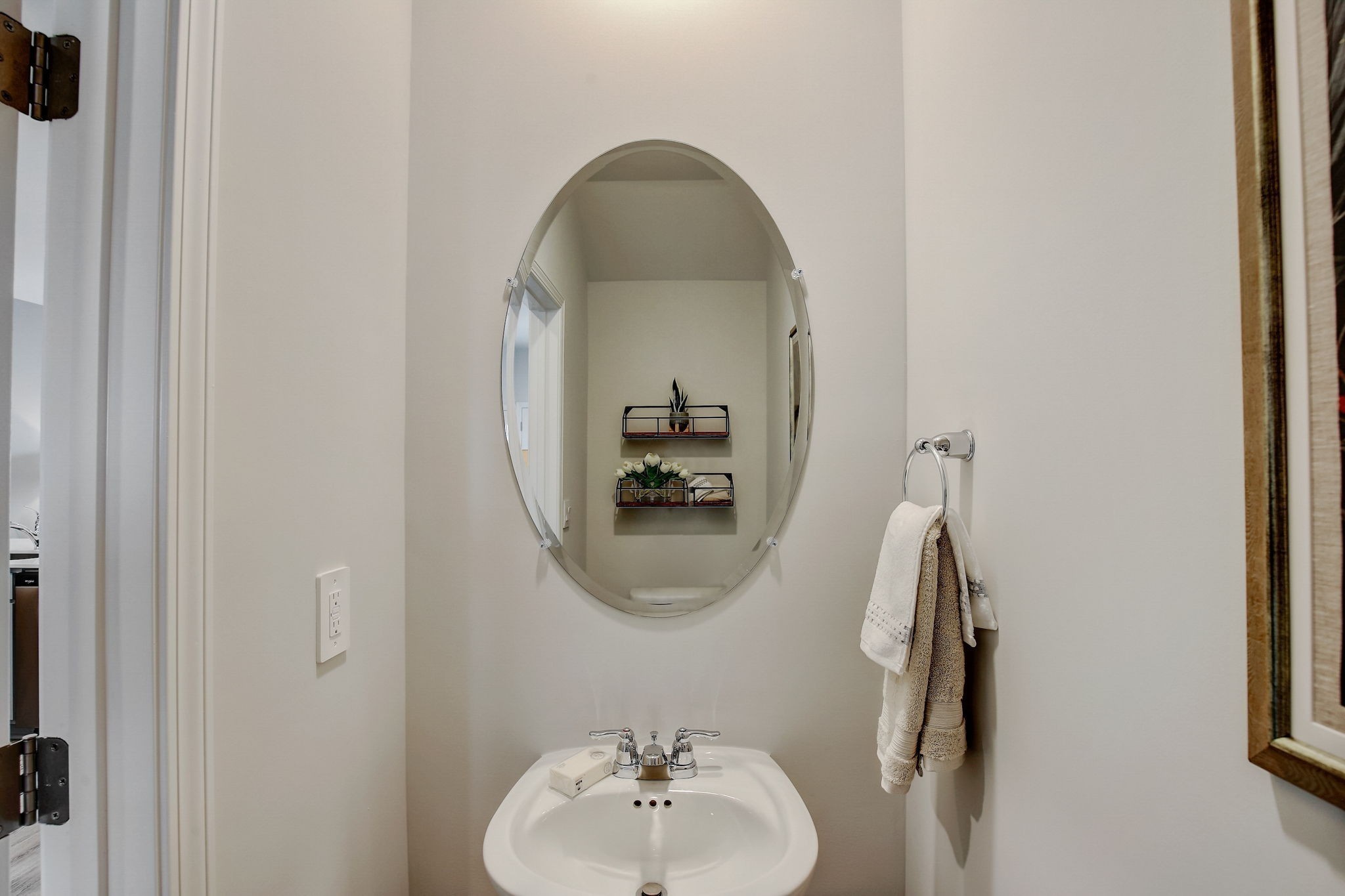 Listing photo id 19 for 2114 Magenta Drive