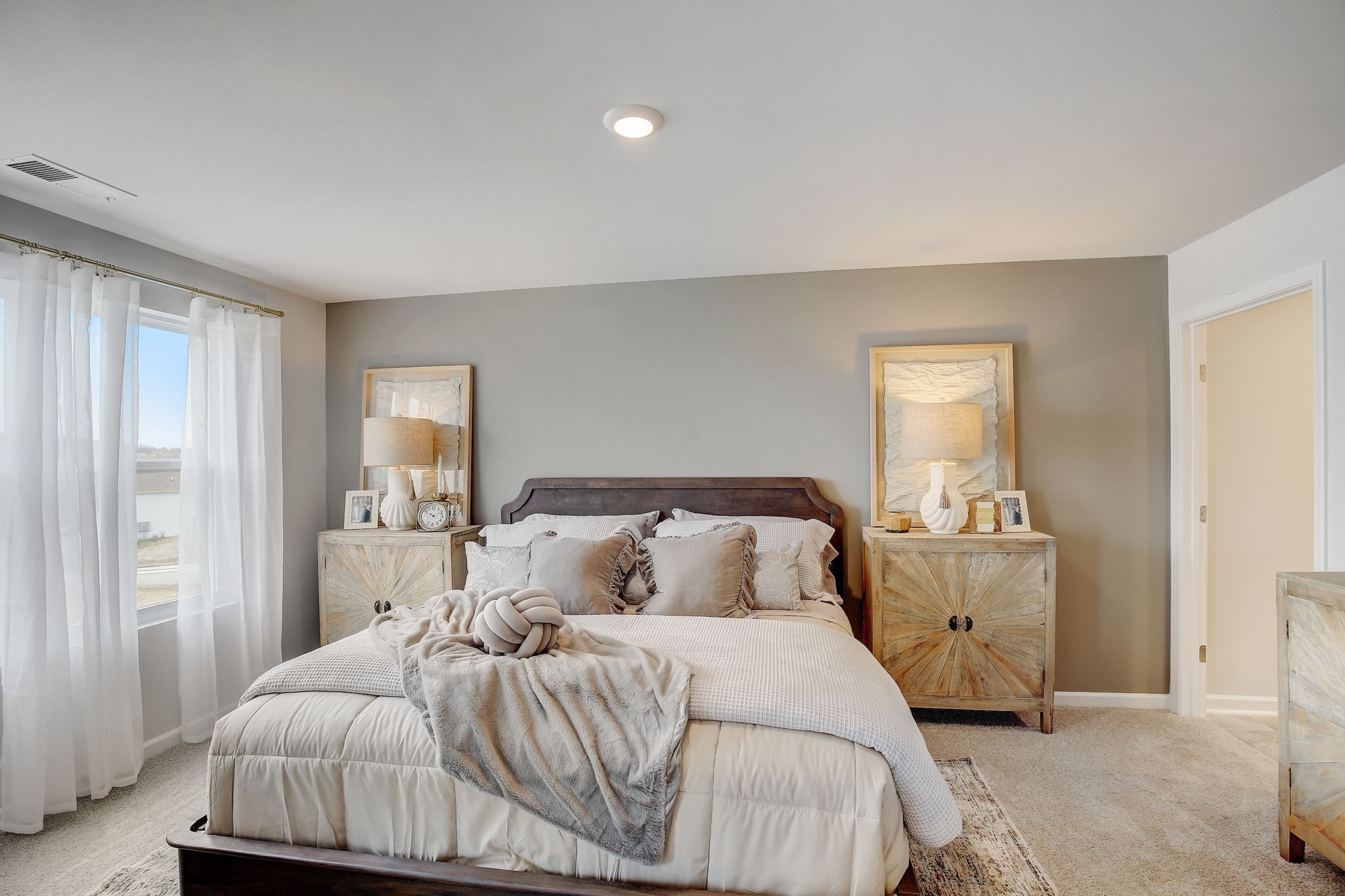 Listing photo id 23 for 2114 Magenta Drive