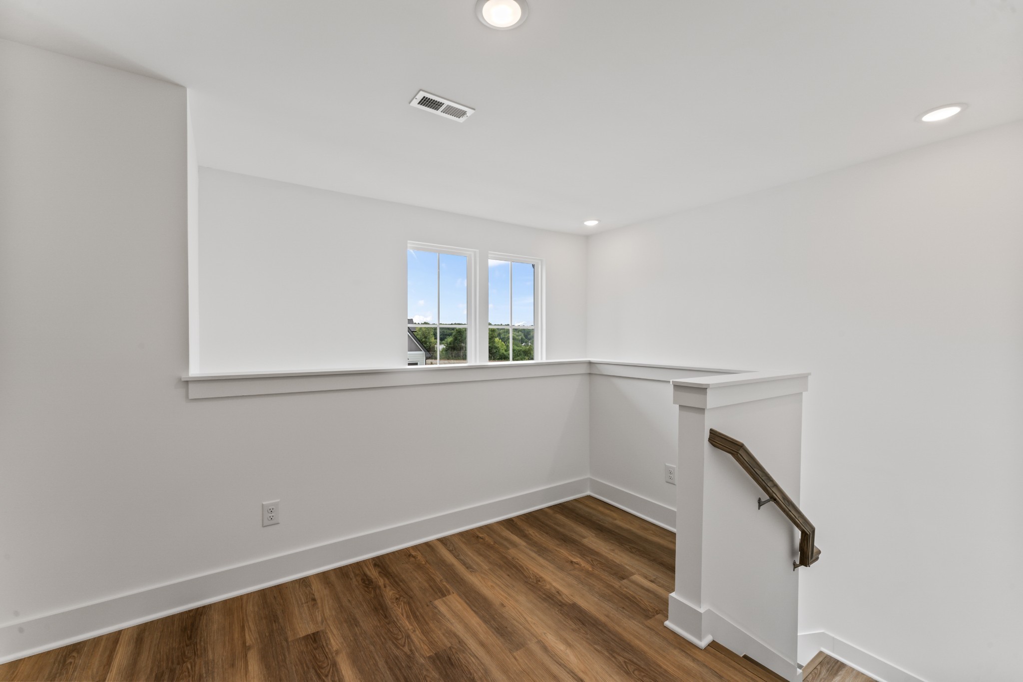 Image 11 of 17 For 8650 46th Avenue