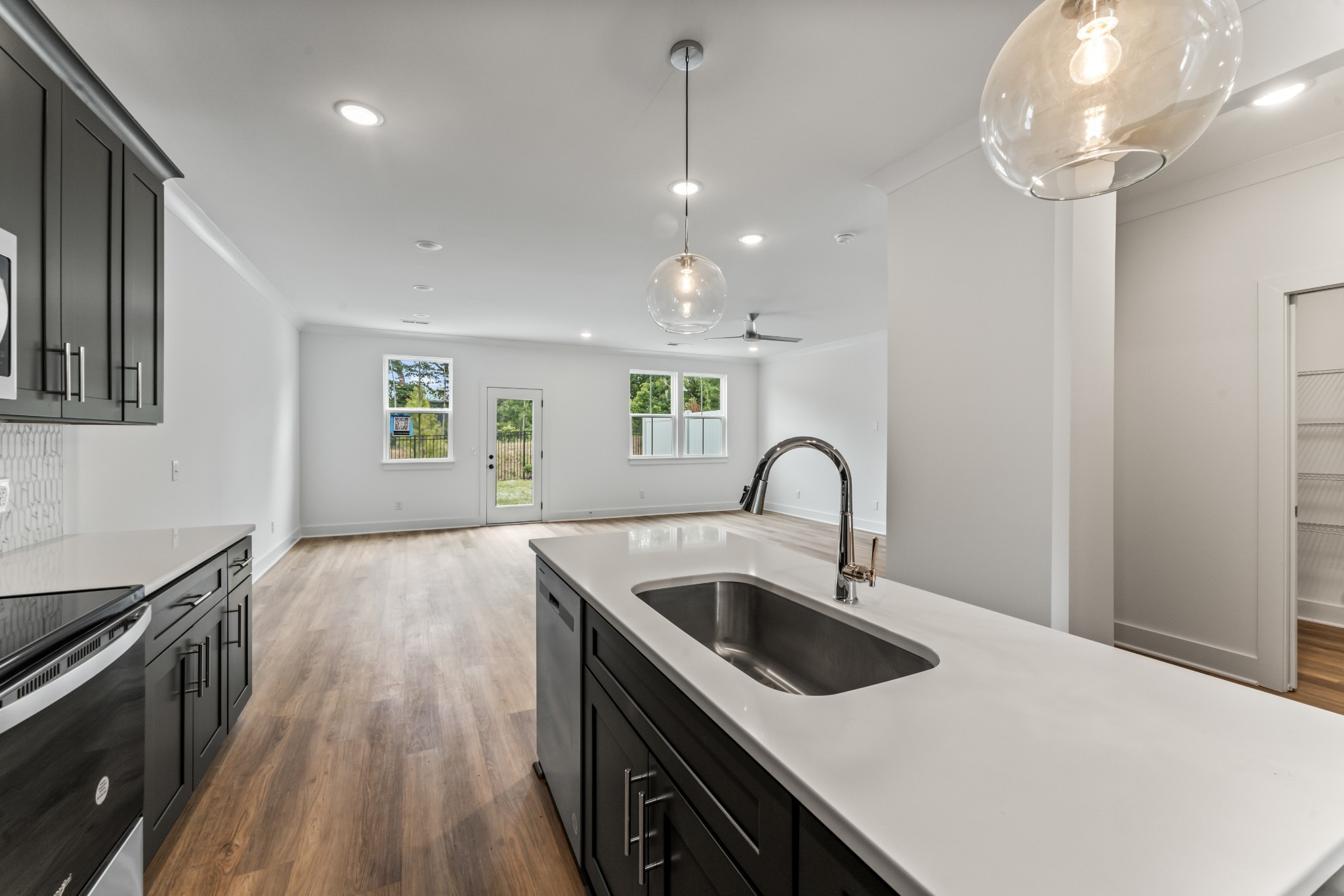 Image 6 of 17 For 8650 46th Avenue
