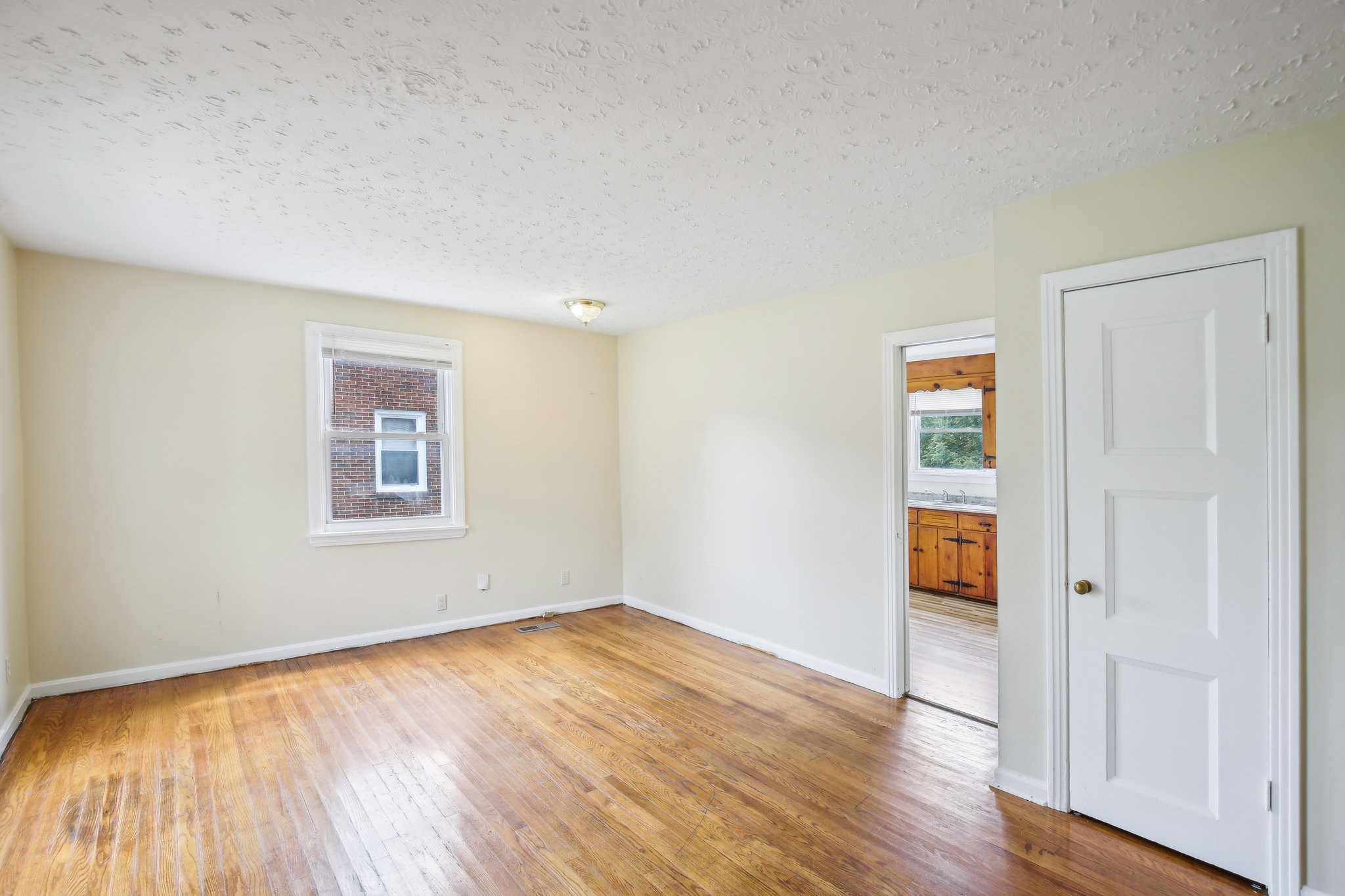 Image 12 of 46 For 1114 Hickory Road