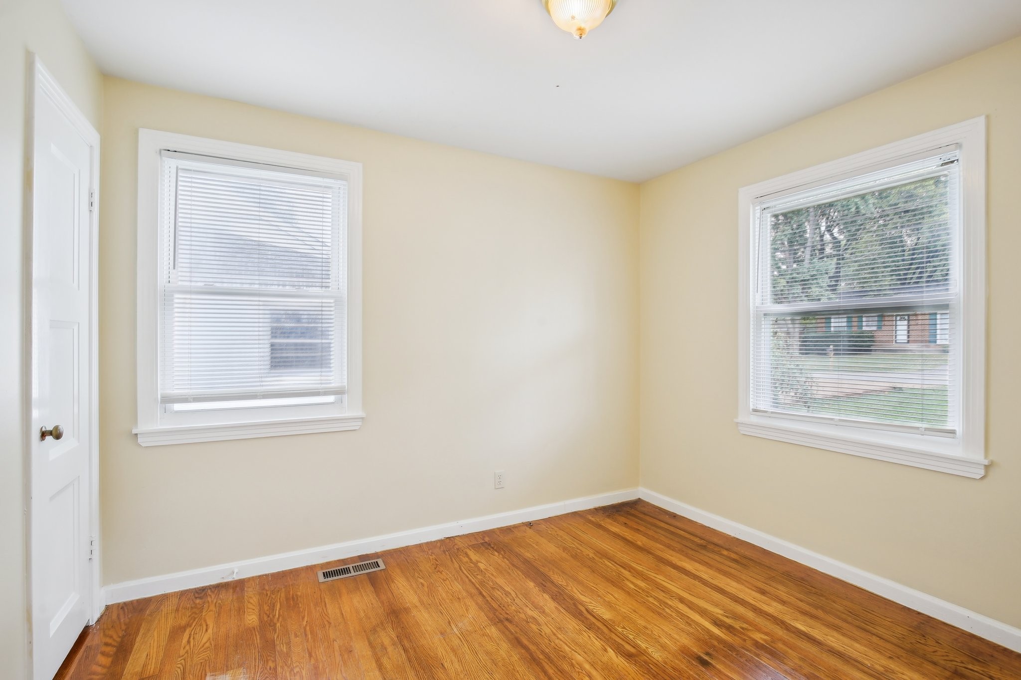 Image 6 of 46 For 1114 Hickory Road