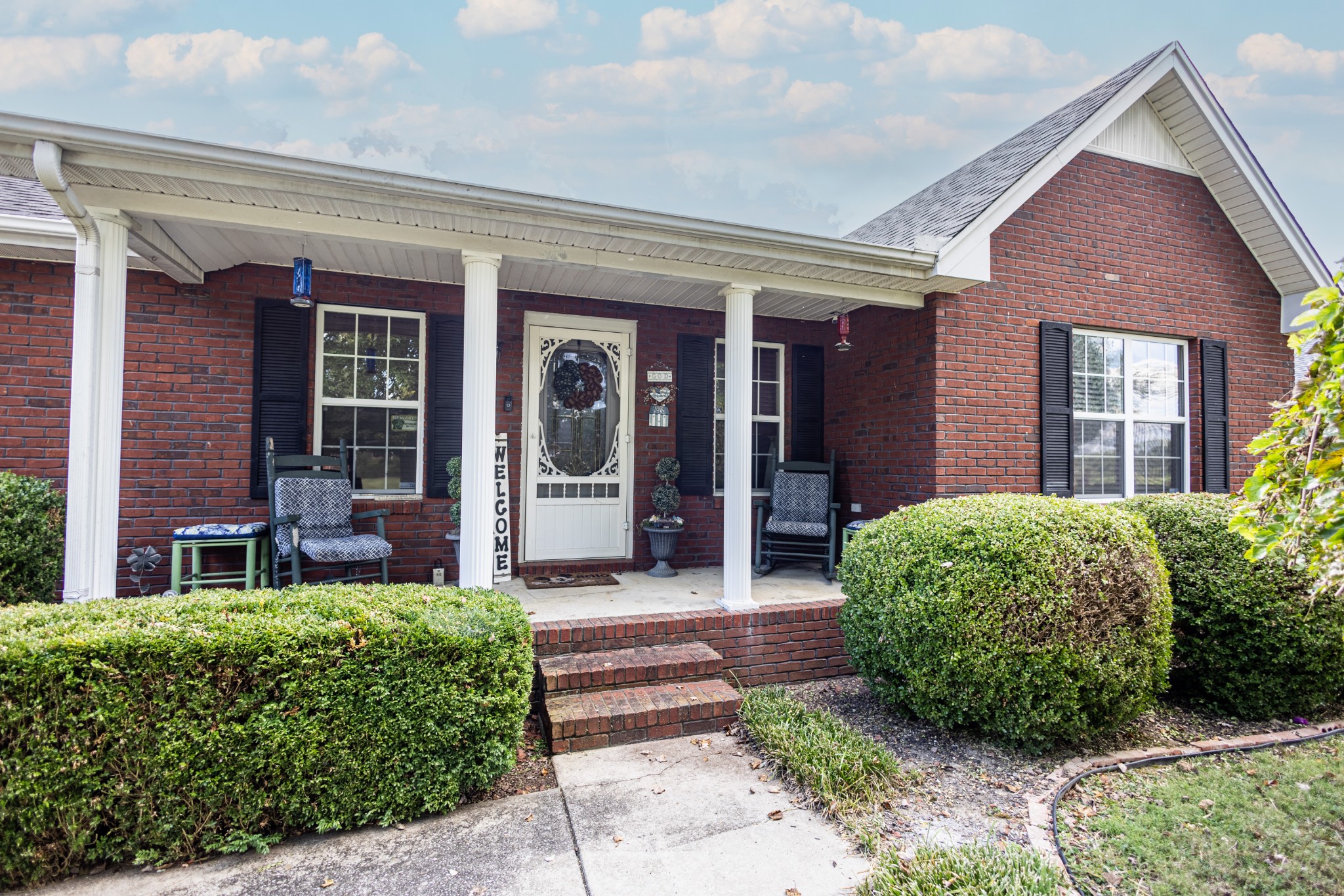 Image 3 of 4 For 8062 Hawthorne Place