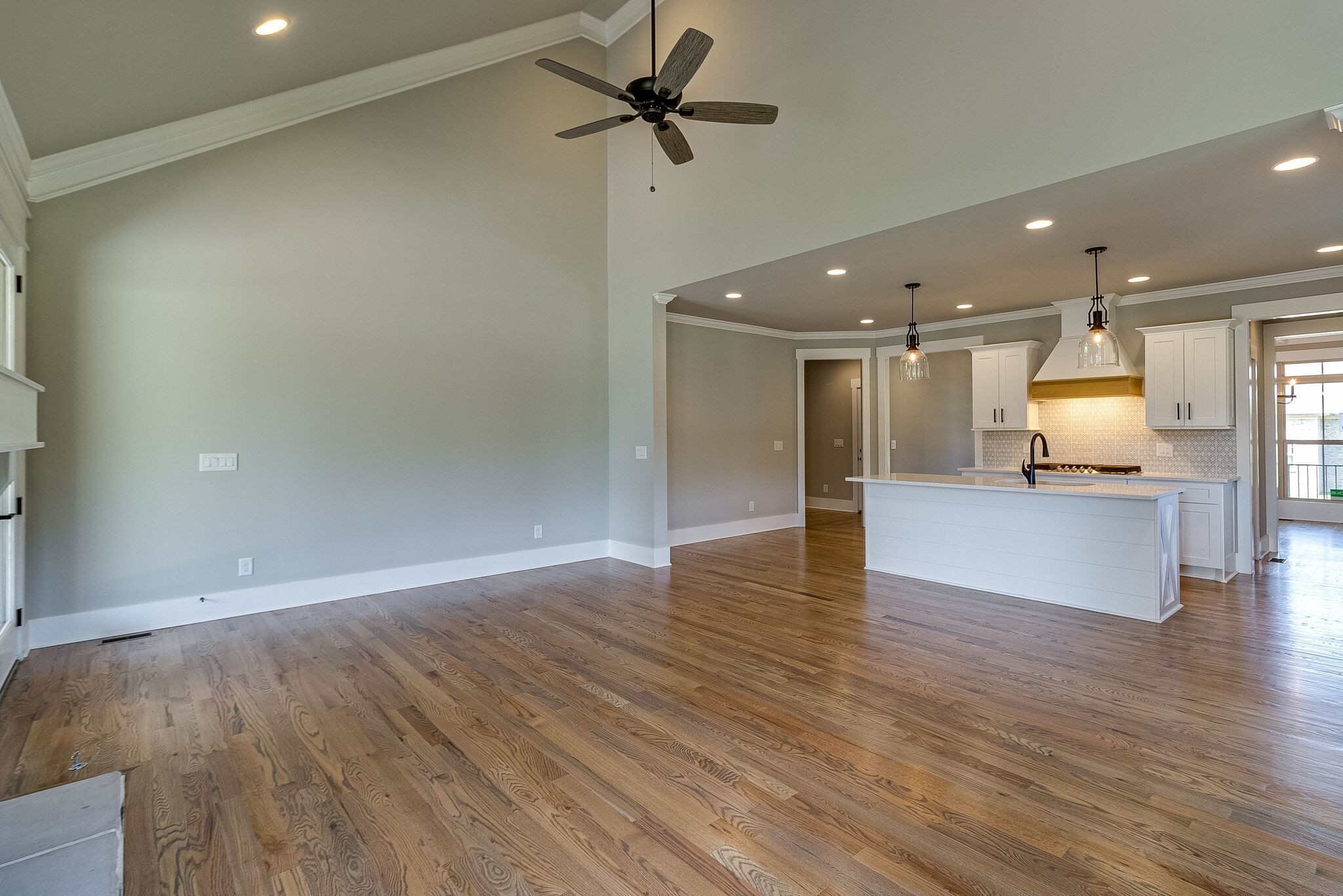 Listing photo id 8 for 397 Homeway Loop