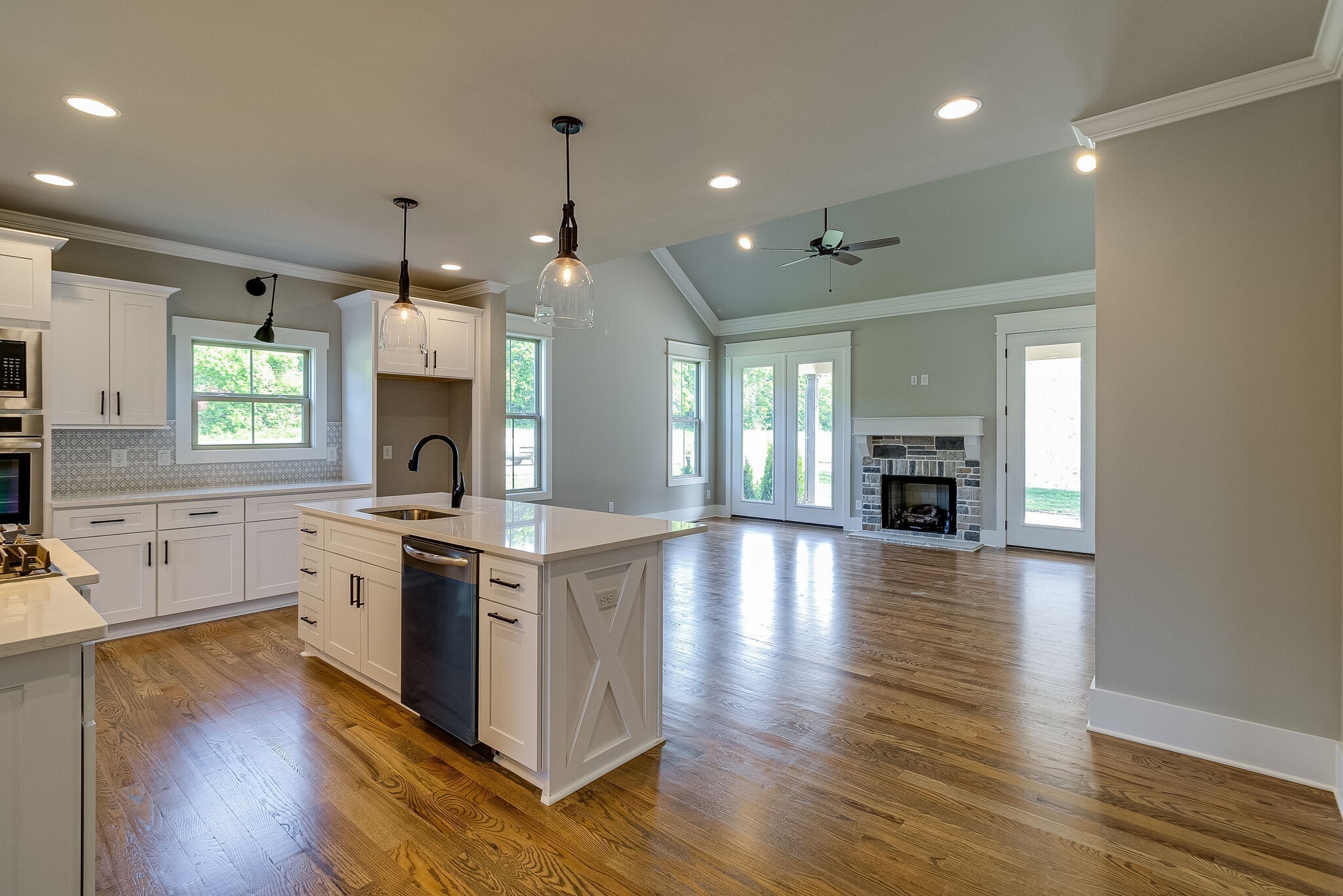 Listing photo id 7 for 397 Homeway Loop