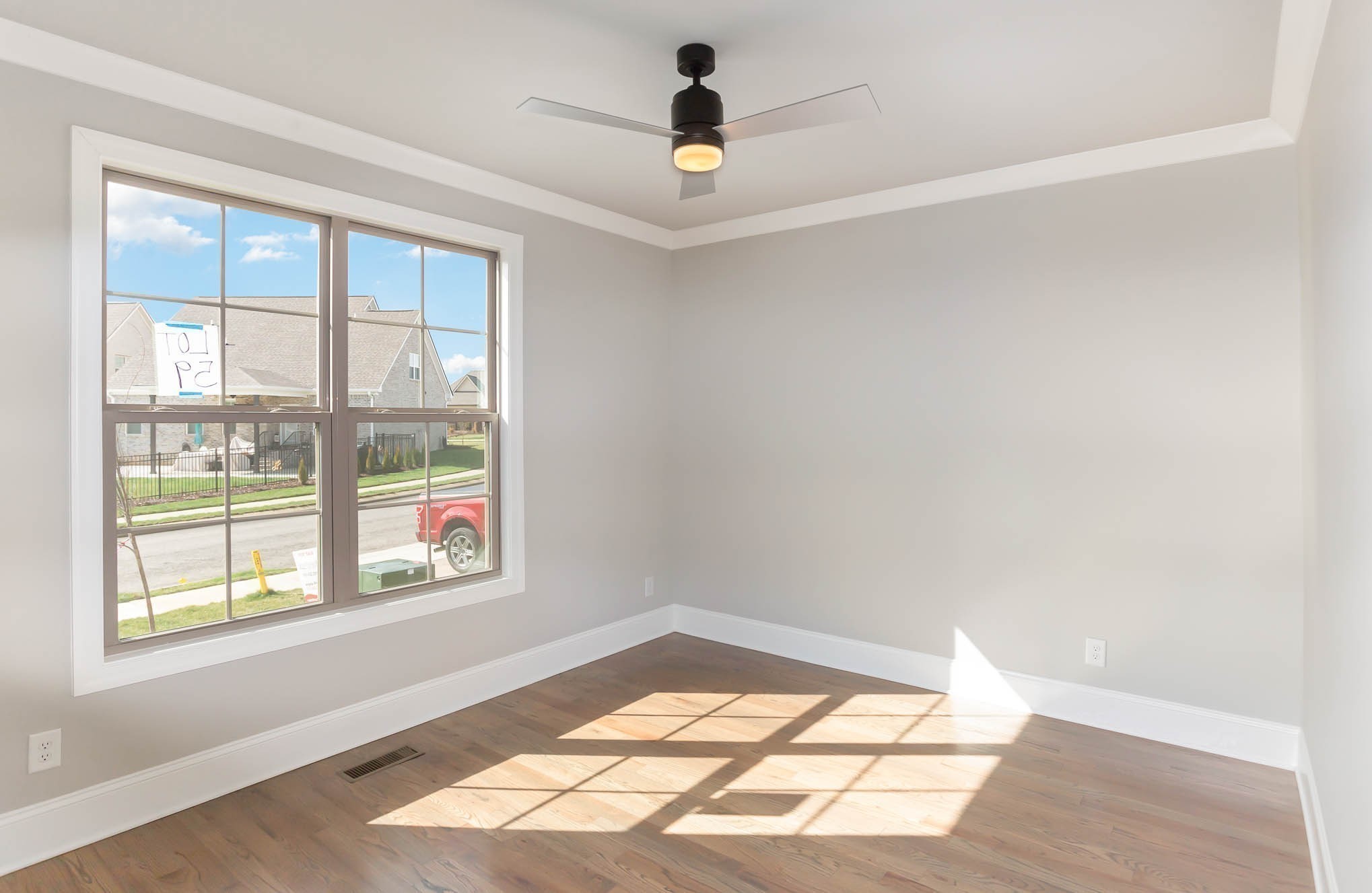 Image 11 of 53 For 154 7th Avenue