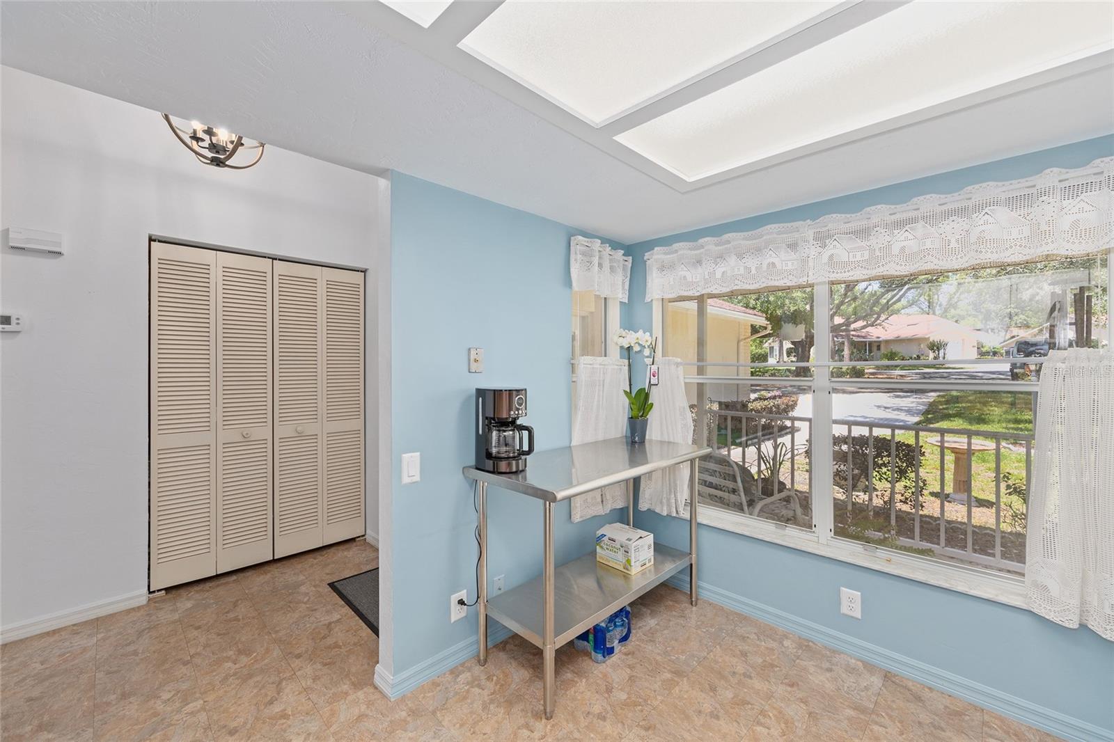 Image 11 of 33 For 910 Penn Hills Court
