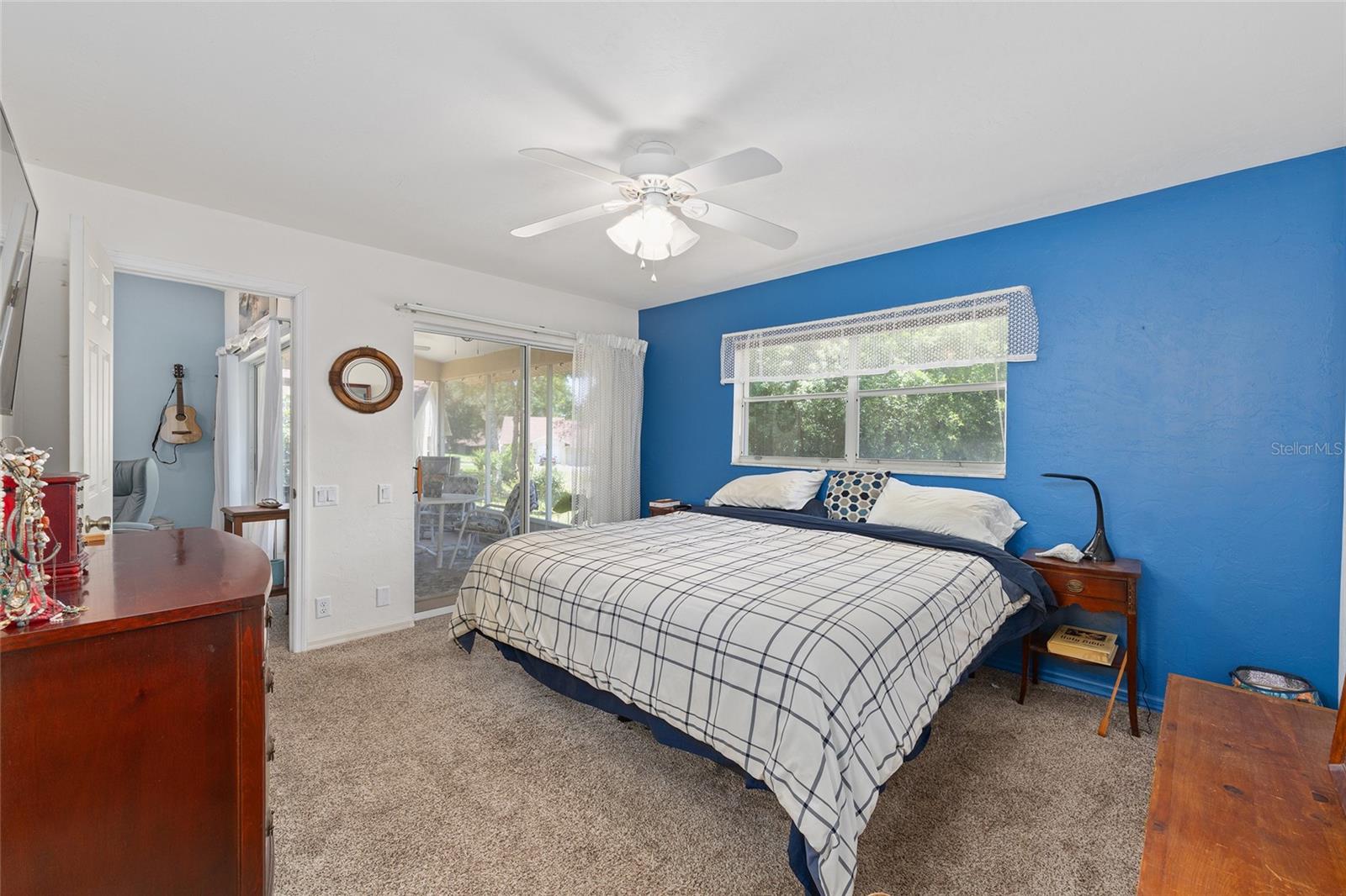 Image 15 of 33 For 910 Penn Hills Court