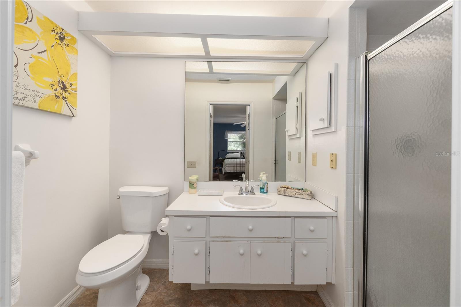 Image 18 of 33 For 910 Penn Hills Court
