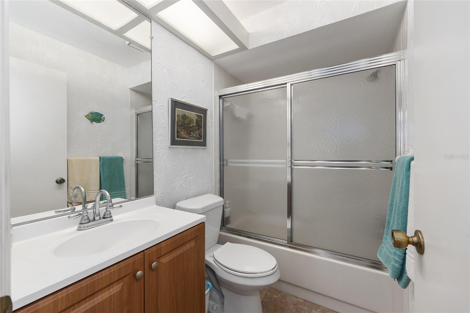 Image 23 of 33 For 910 Penn Hills Court