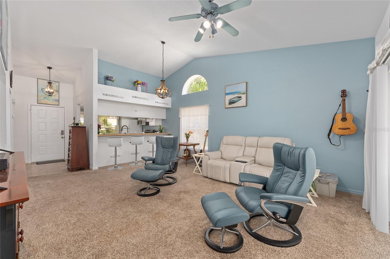 Image 7 of 33 For 910 Penn Hills Court