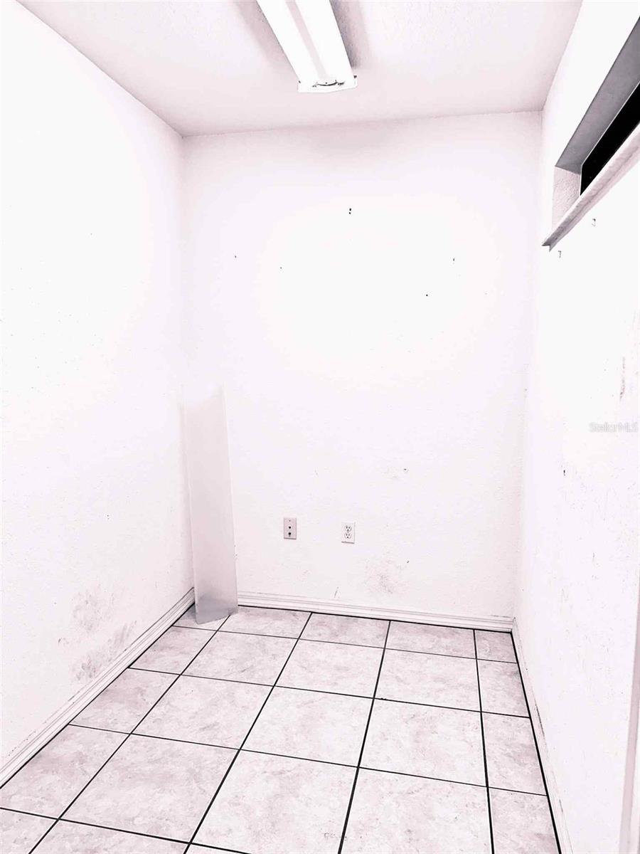 Image 4 of 11 For 3932 21st Lane