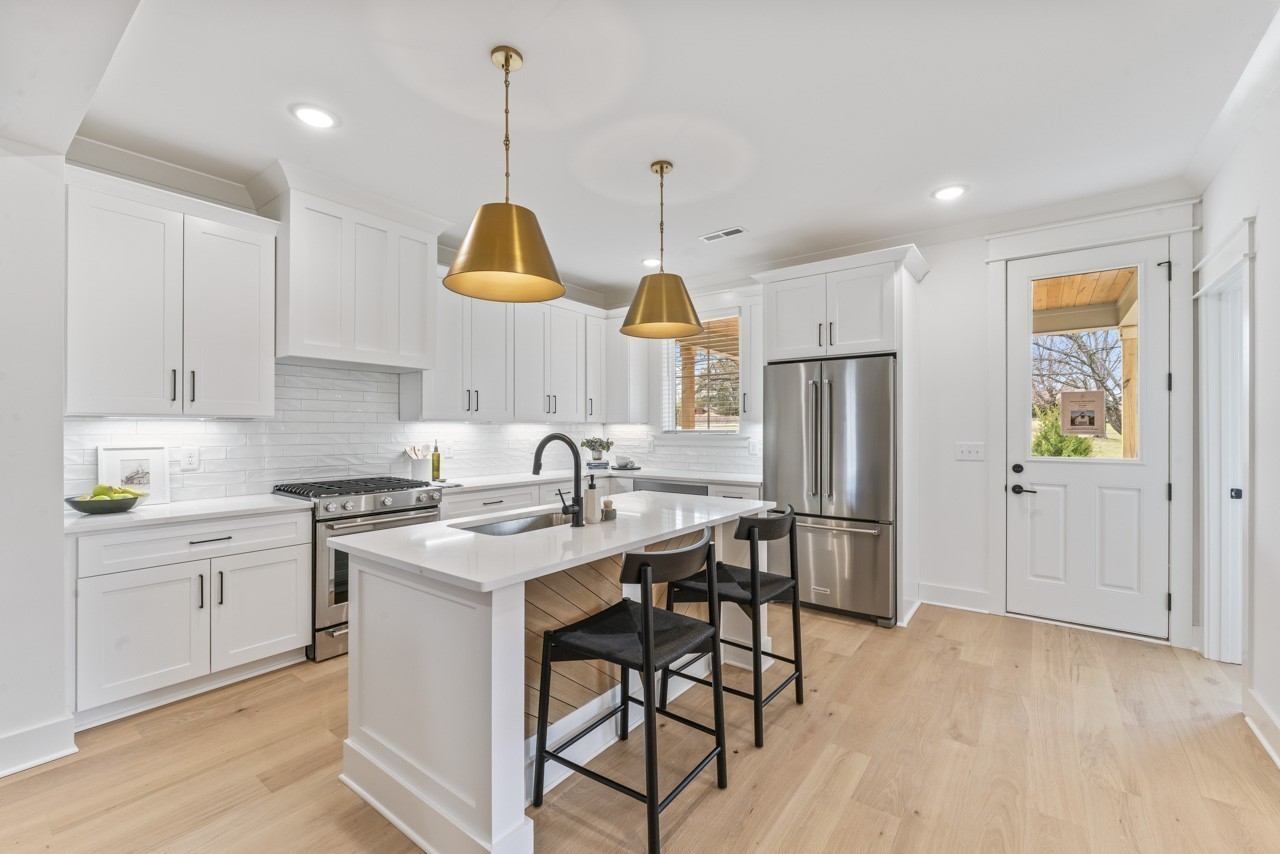 Image 10 of 43 For 536 7th Avenue