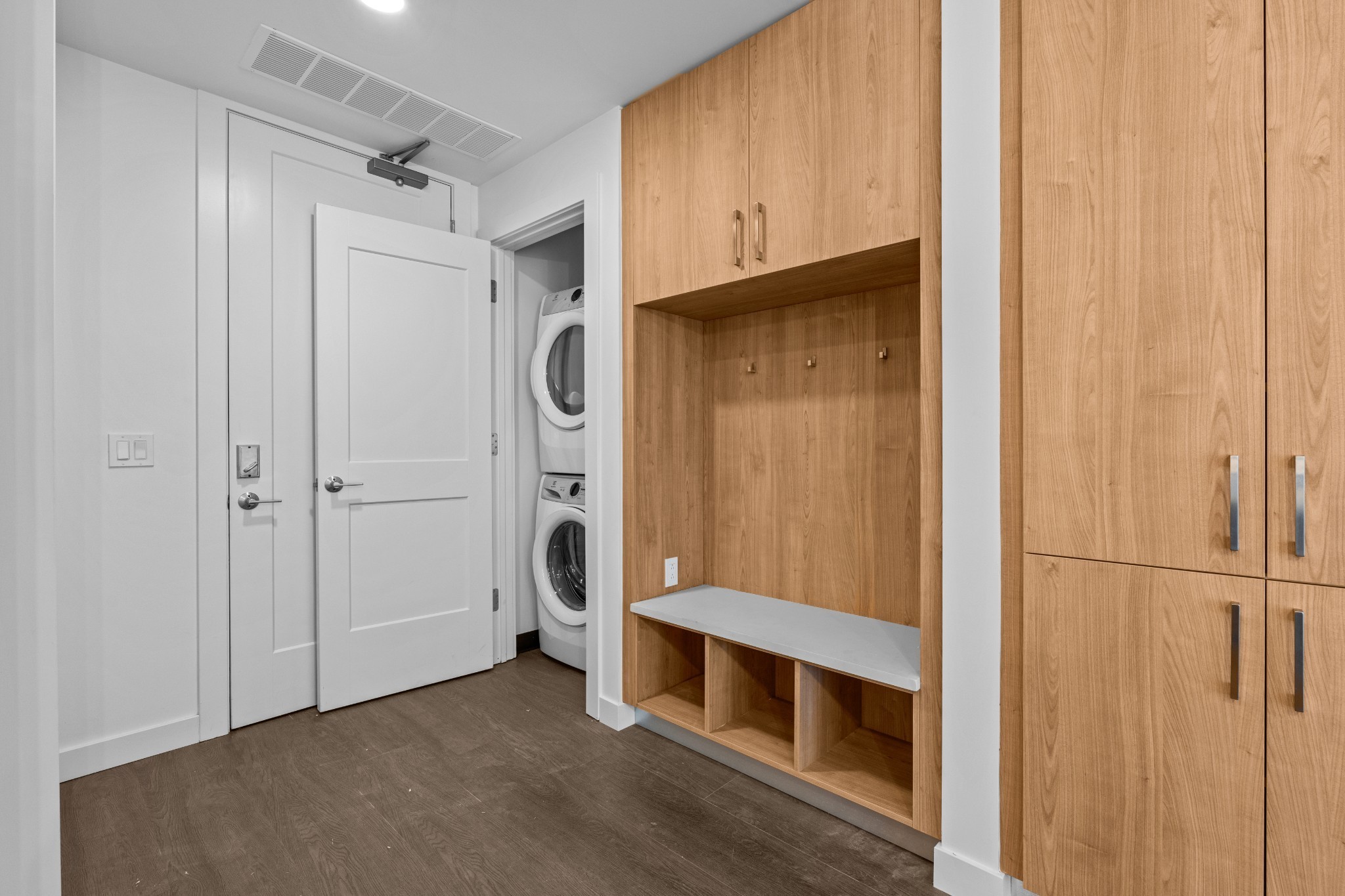 Image 4 of 44 For 9129 193rd Circle