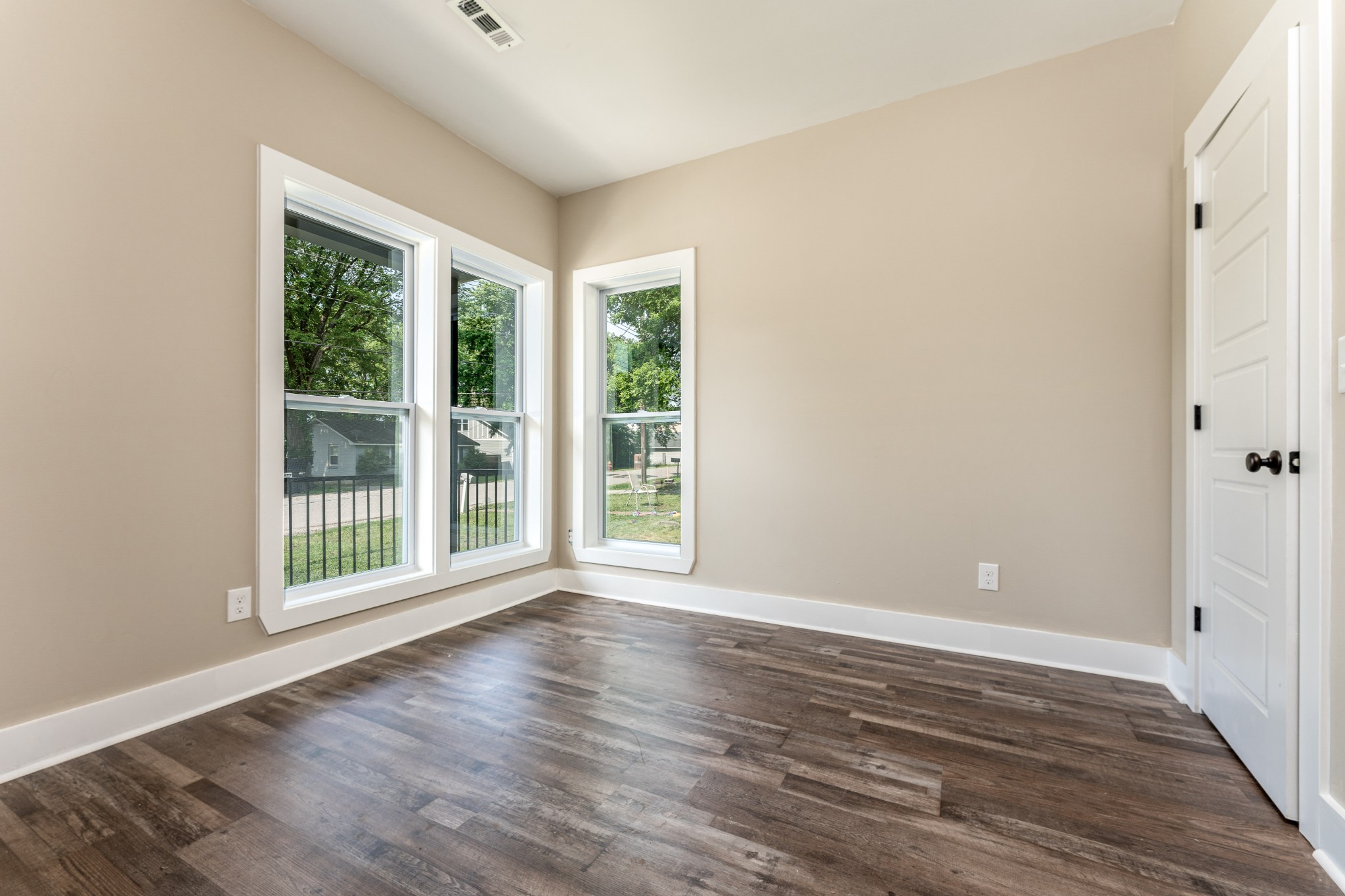 Image 9 of 51 For 5489 Nantahala Lane