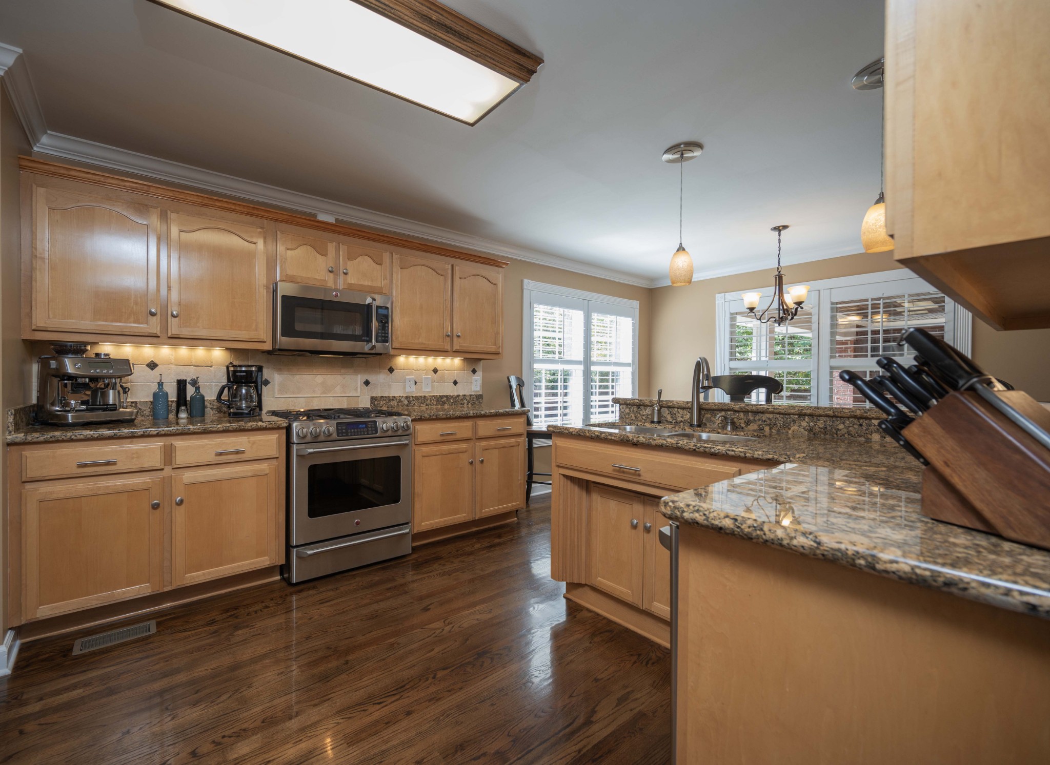 Image 15 of 53 For 340 Glassboro Court 4b