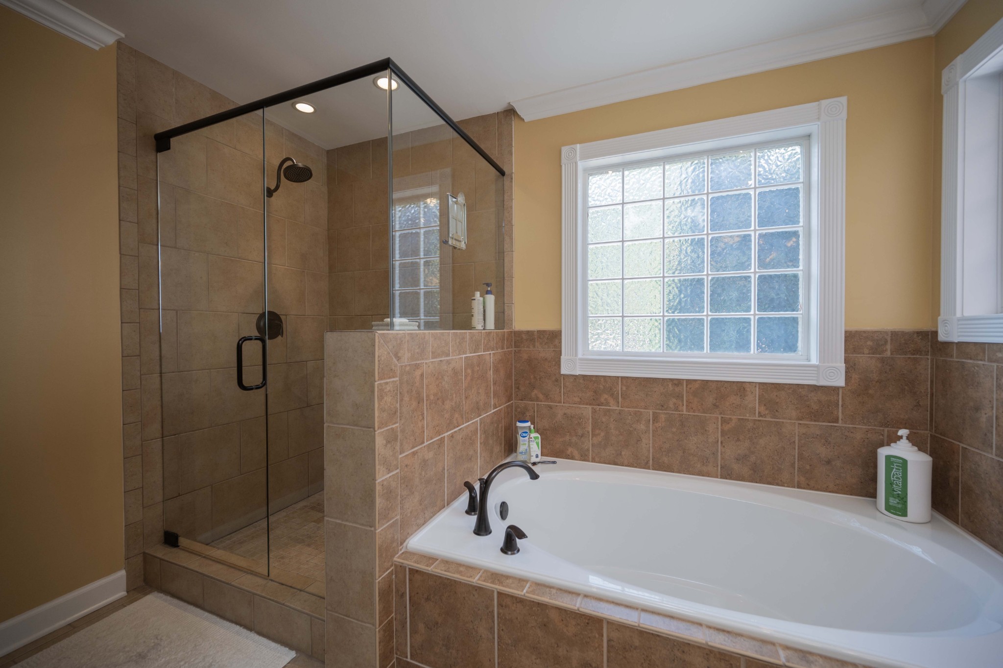 Image 23 of 53 For 340 Glassboro Court 4b