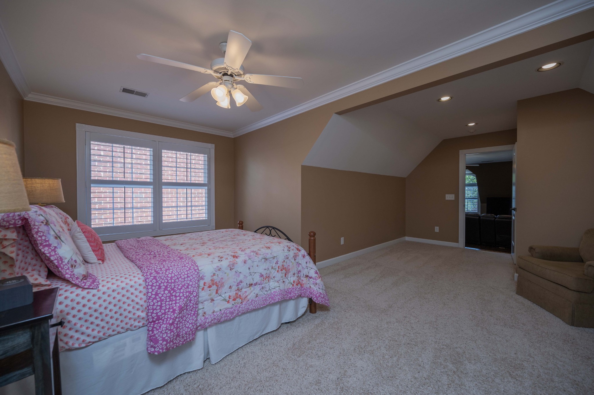 Image 30 of 53 For 340 Glassboro Court 4b