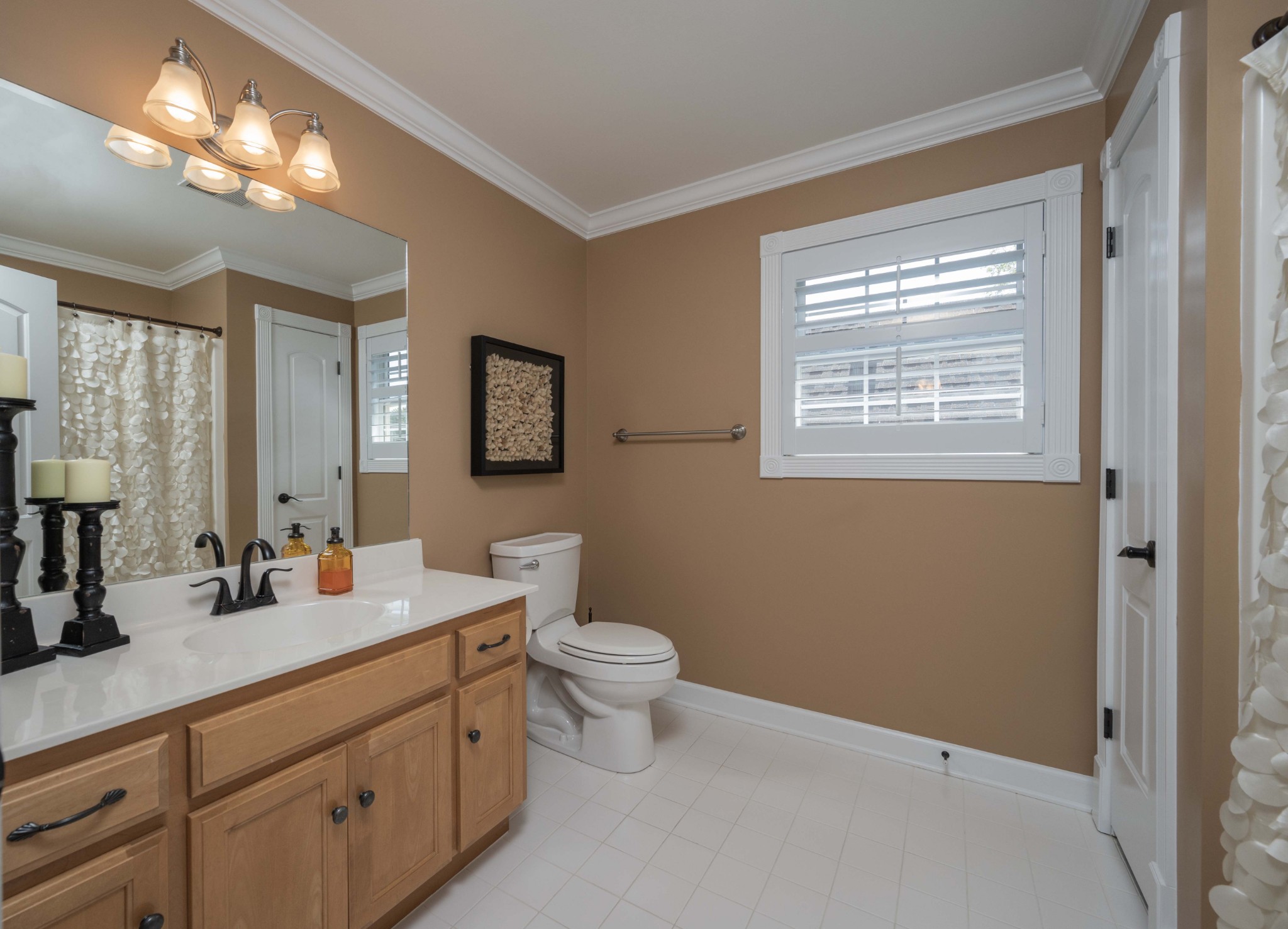 Image 31 of 53 For 340 Glassboro Court 4b