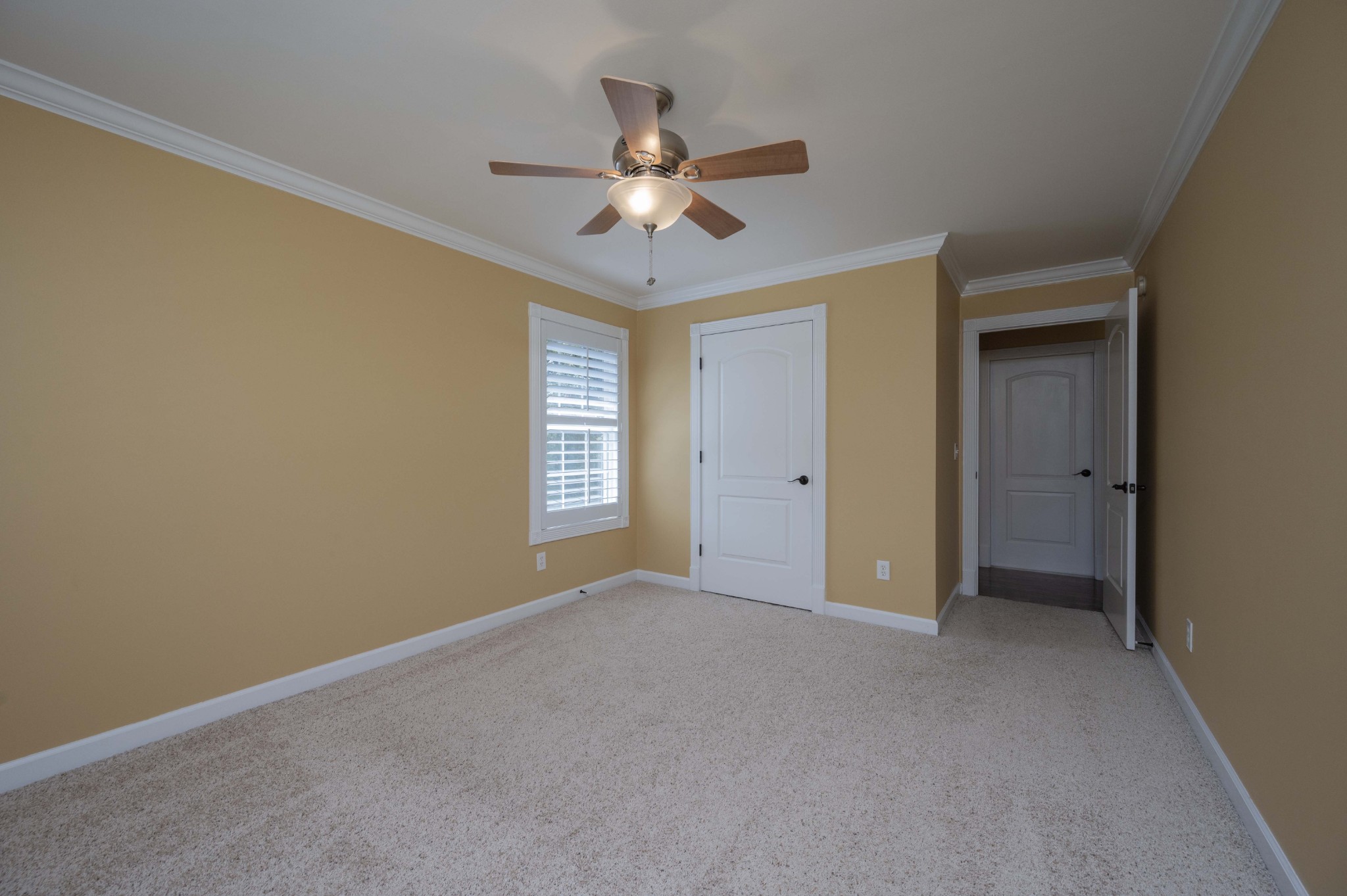 Image 32 of 53 For 340 Glassboro Court 4b