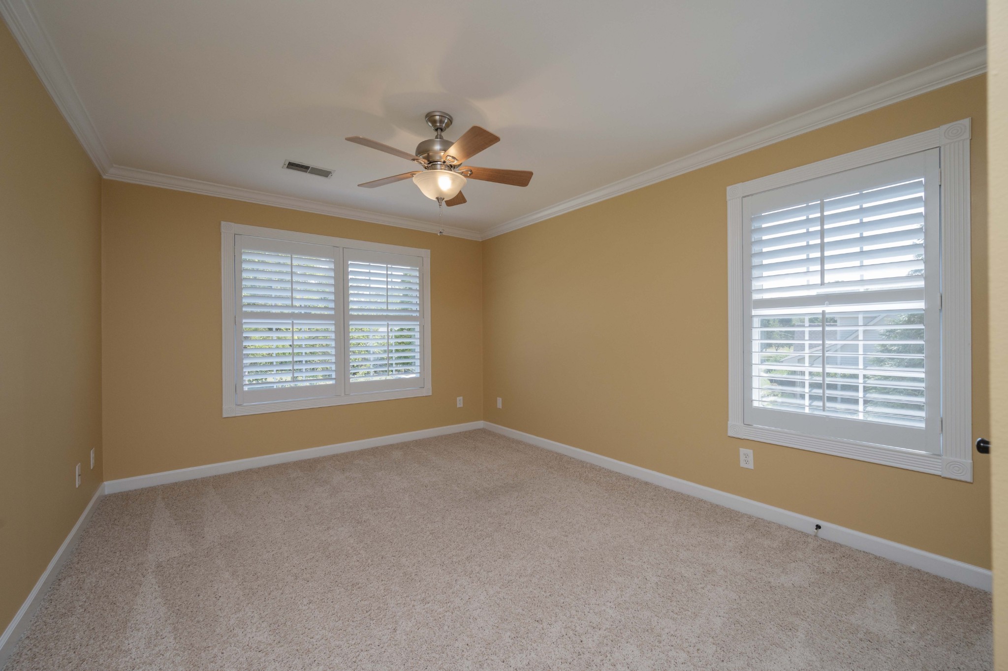 Image 33 of 53 For 340 Glassboro Court 4b